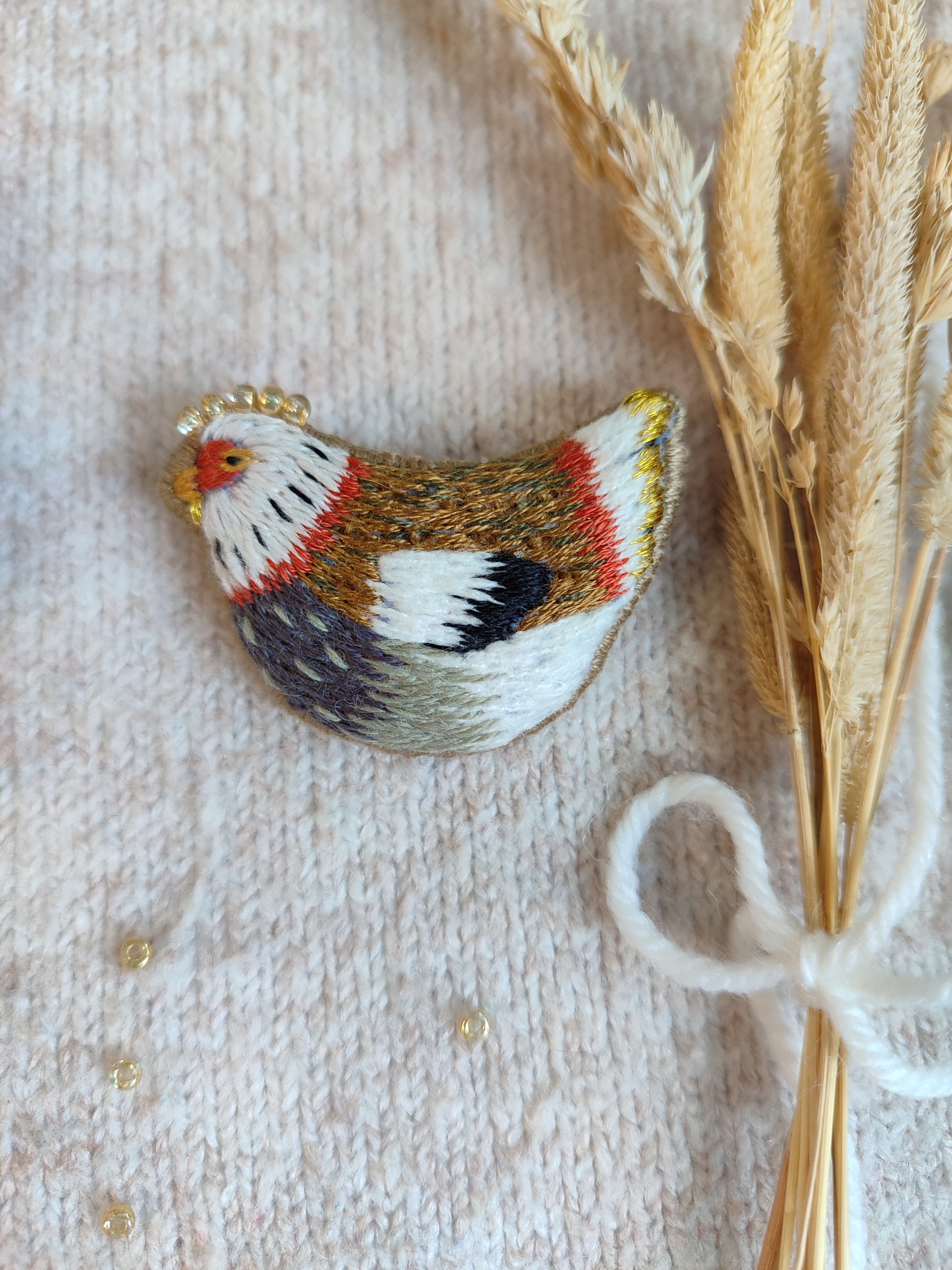 Well, chickens, are you ready? - My, Hen, Satin stitch embroidery, Brooch, Needlework without process, Handmade, Embroidery, Longpost