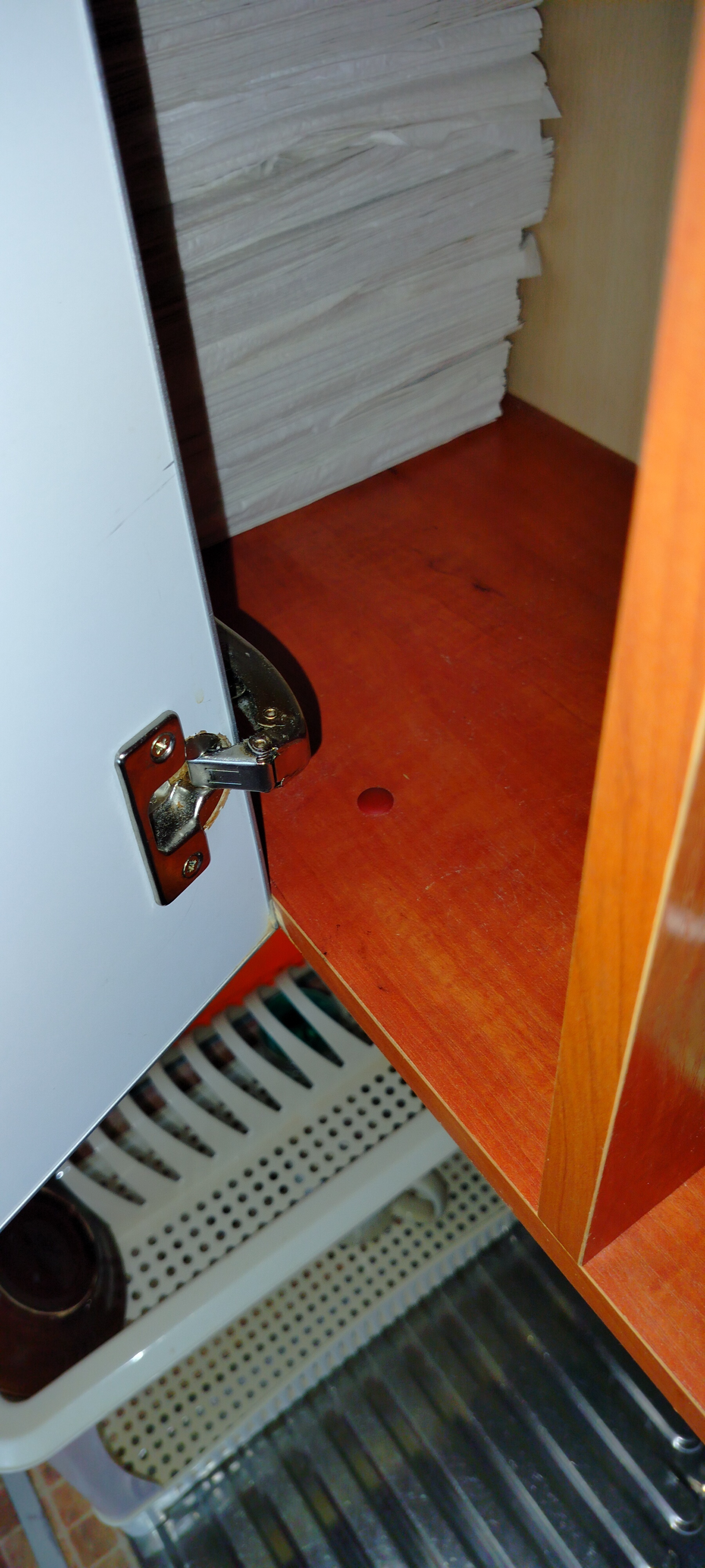 How to adjust corner furniture hinges in a cabinet? - A loop, Repair, Closet, Longpost, Need help with repair