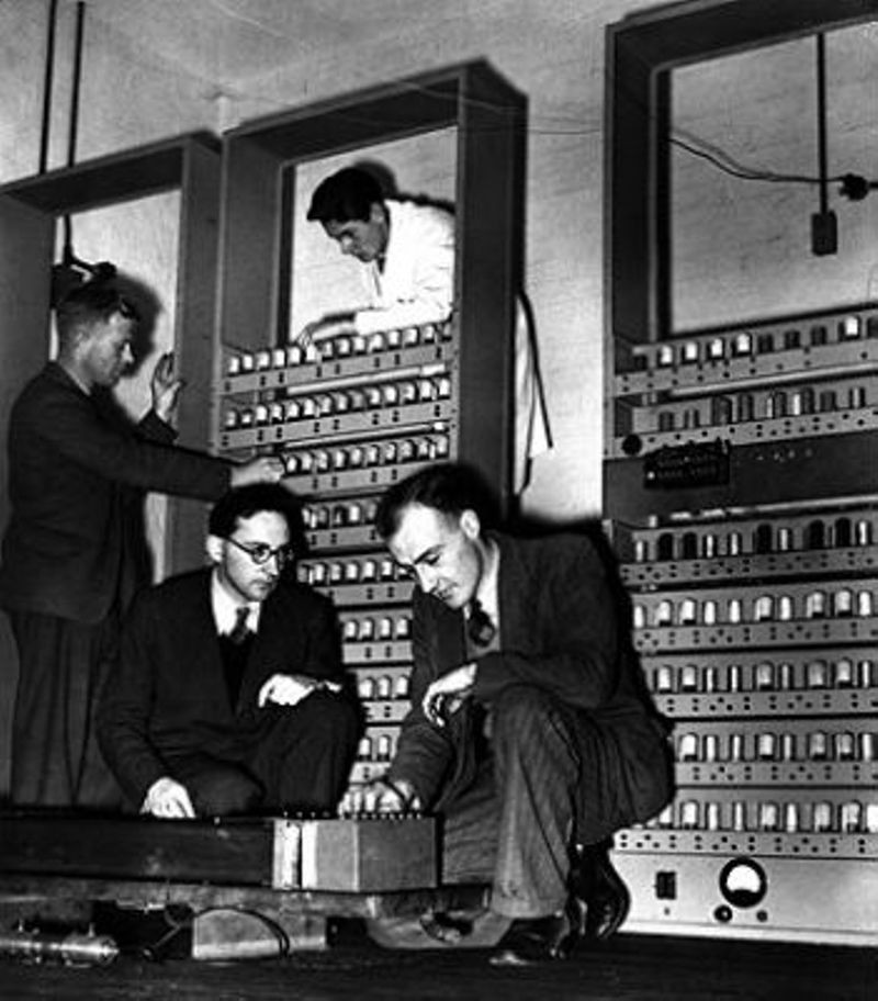 1949: компьютер EDSAC использует запоминающее устройство с линией задержки - Технологии, IT, Раритет, Компьютер, Компьютерное железо, Изобретения, Инновации, История развития, Инженер, Длиннопост