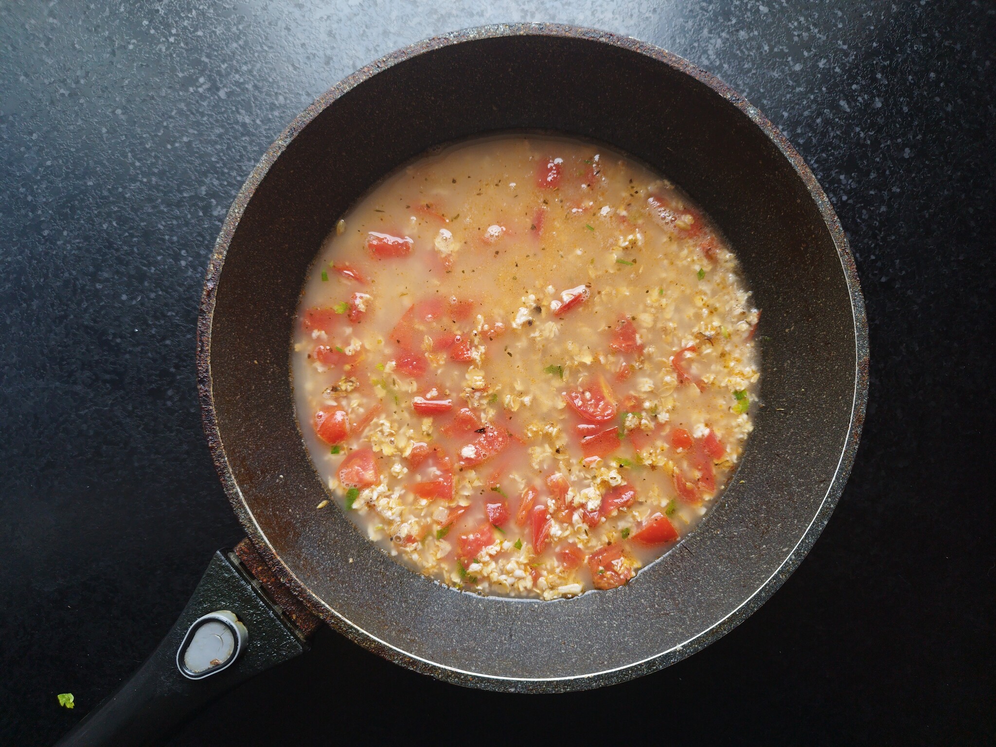 Каша из топора: овсяная каша с помидорами и яйцом - Моё, Еда, Экономия, Бюджет, Кулинария, Рецепт, Каша из топора, Длиннопост