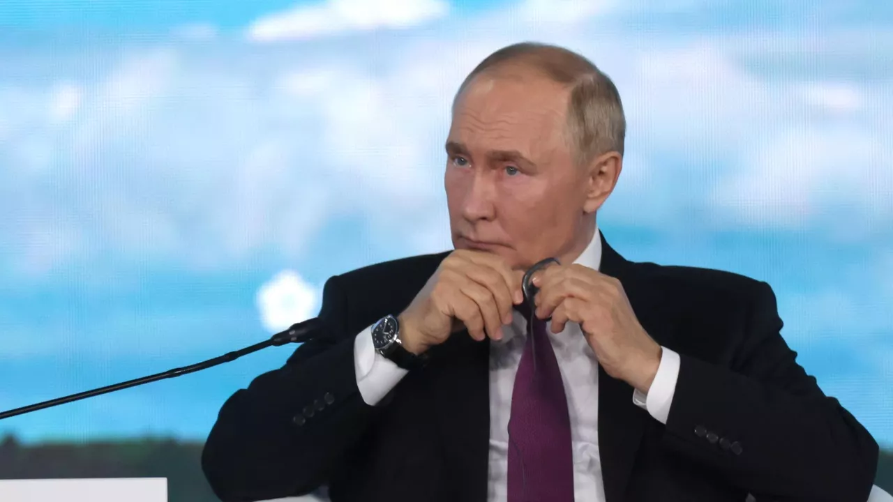 They are controlled by aliens. Putin put everything in its place at the WEF - Politics, Economy, Technologies, Partnership, Cooperation, Vef, Дальний Восток, Vladivostok, Meeting, Video, Longpost