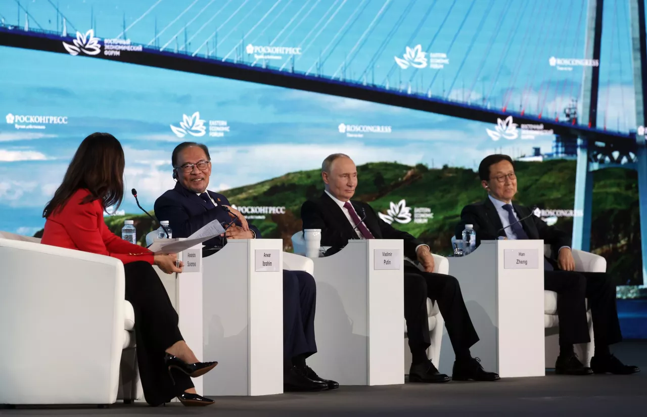 They are controlled by aliens. Putin put everything in its place at the WEF - Politics, Economy, Technologies, Partnership, Cooperation, Vef, Дальний Восток, Vladivostok, Meeting, Video, Longpost