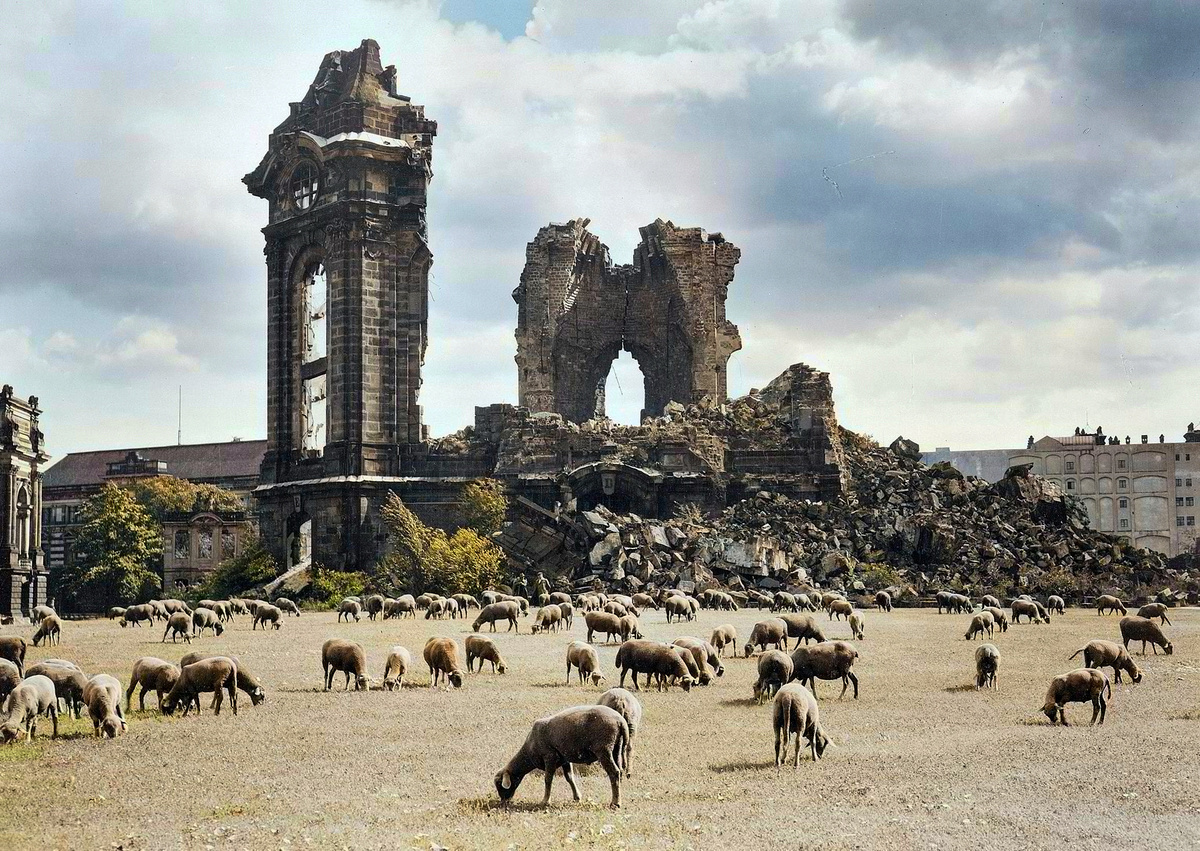 Fragments of History: Interesting and Rare Retro Photos of Europe. 20 Colorized Photos of the 20th Century. Part VII - My, Historical photo, Old photo, France, Norway, Sweden, Germany, Netherlands (Holland), Spain, Italy, 20th century, Colorization, Longpost