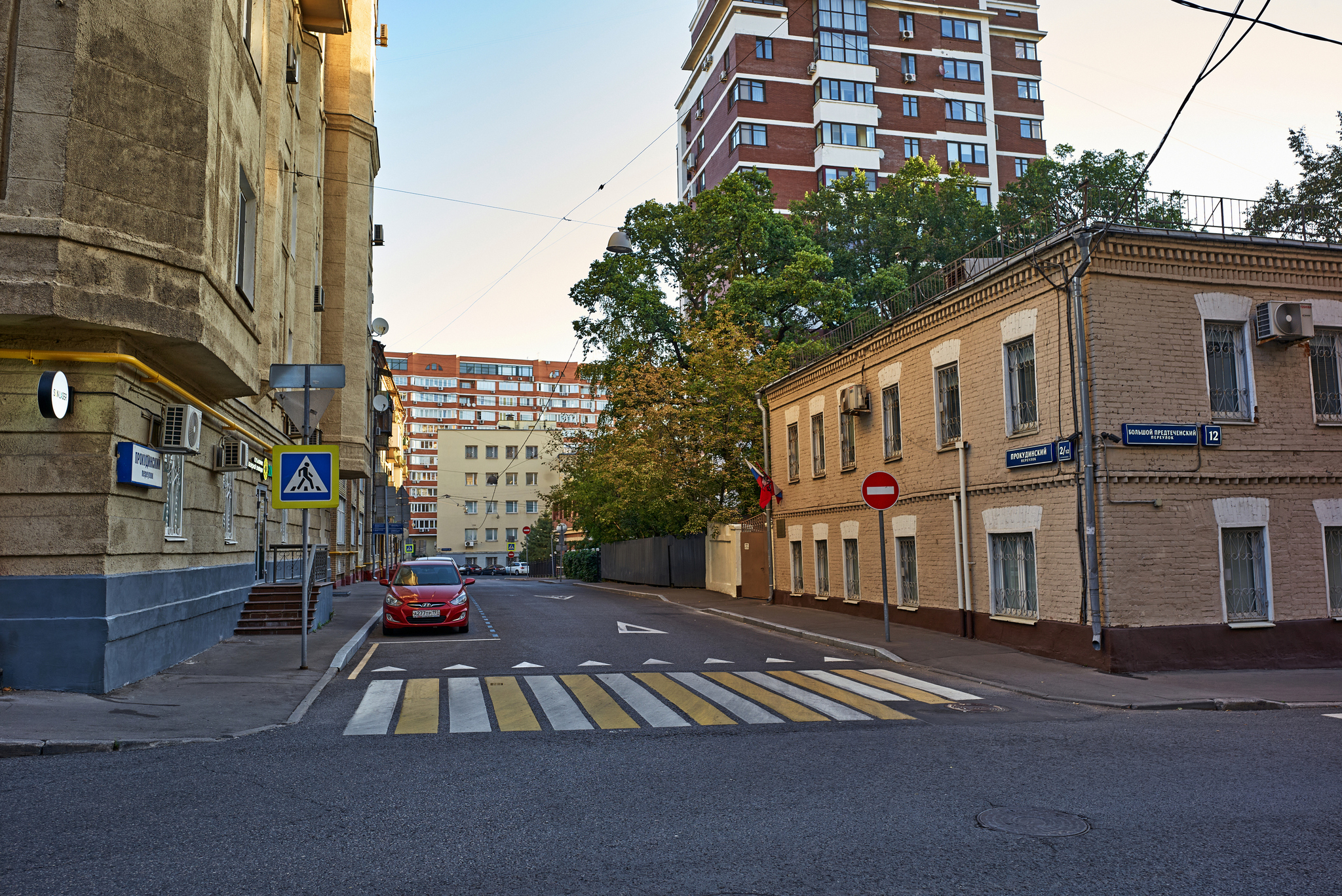 Early morning in Presnensky lanes - My, The photo, Street photography, Moscow, Krasnaya presnya, dawn, City walk, Longpost