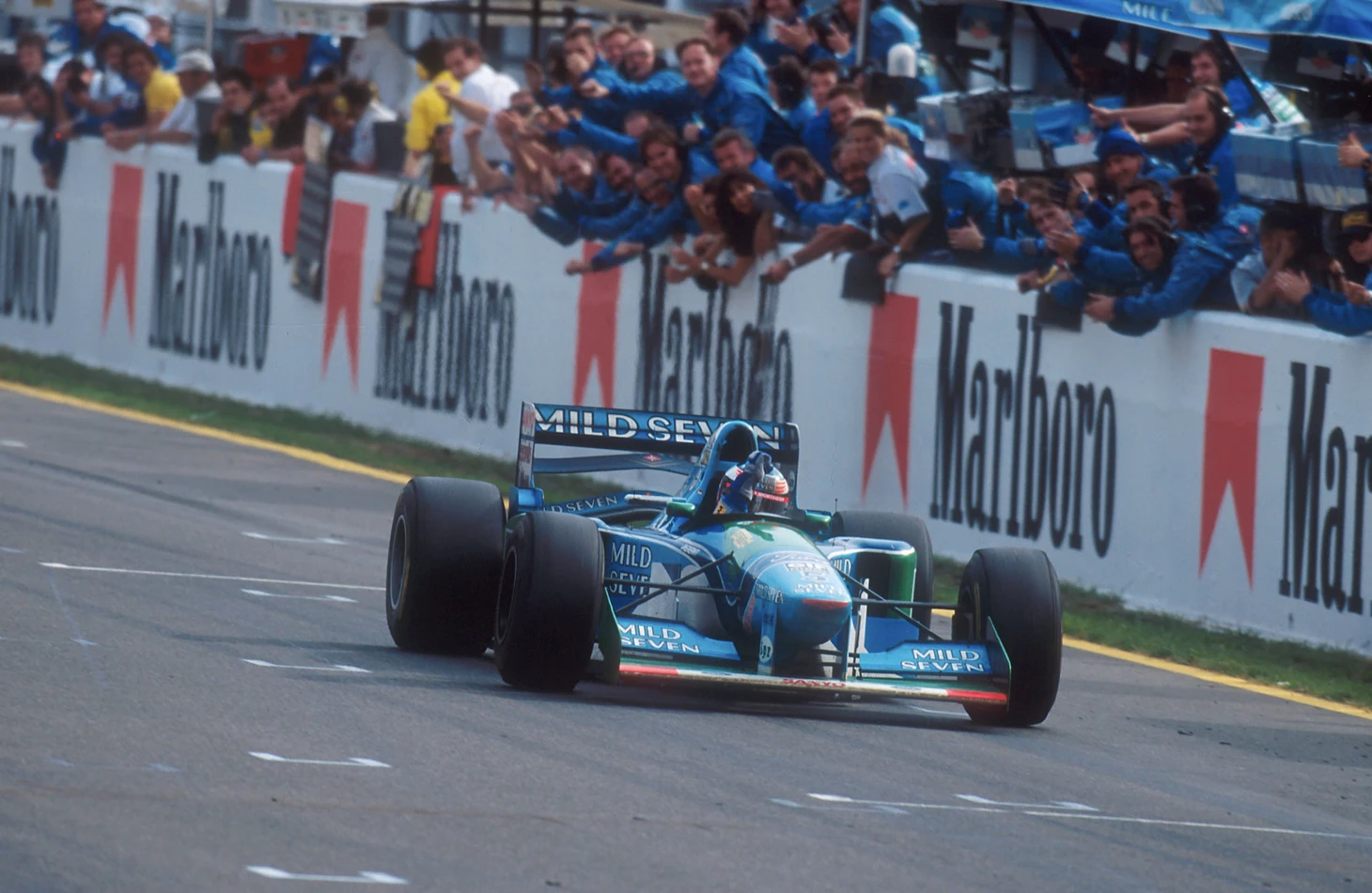 Schumacher's powerful comeback in '94 at Jerez: easily brought 20 seconds to Hill. Hakkinen on podium for the 4th time in a row after crash - My, Competitions, Formula 1, Race, Автоспорт, Speed, Michael Schumacher, Damon Hill, Mika Hakkinen, Nigel Mansell, Williams racing, Spain, Retro, 90th, Life stories, Extreme, Car history, Benetton, The Grand Prix, Longpost