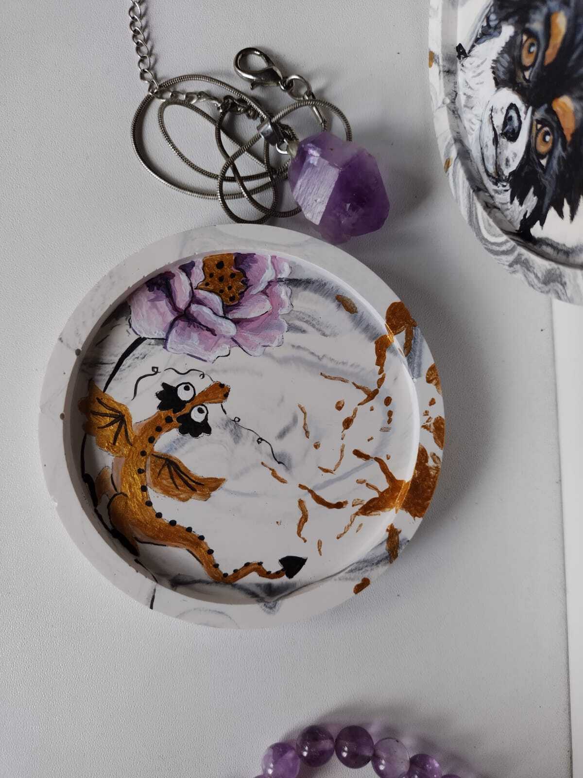 Pixel and Co on plaster - My, Animalistics, Traditional art, Drawing, Dog, Pets, Gypsum products, Gypsum casting, Gypsum, Acrylic, Stand, Chihuahua, The Dragon, Peonies, Marble, Art, Handmade, With your own hands, Video, Vertical video, Longpost