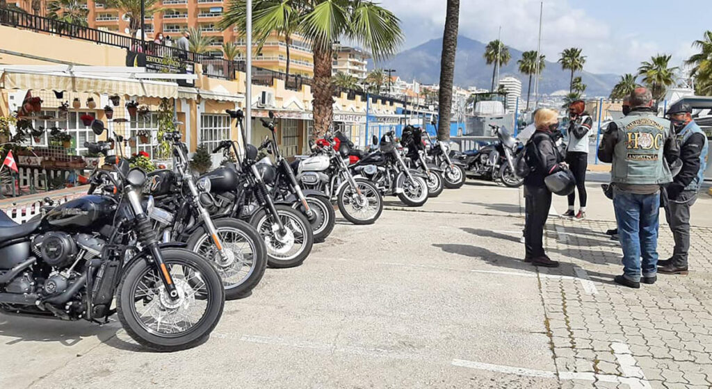 Spanish bikers are so cute... - My, Humor, Motorcyclists, People, Spain, Subcultures, Time, Transformation, Moto, Ice cream, Клуб, Observation