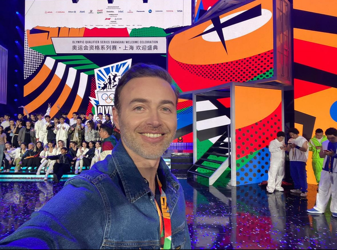 How I opened the Olympic Games.. in Shanghai - My, China, Work, Living abroad, Actors and actresses, Video, Vertical video, Mat, Longpost