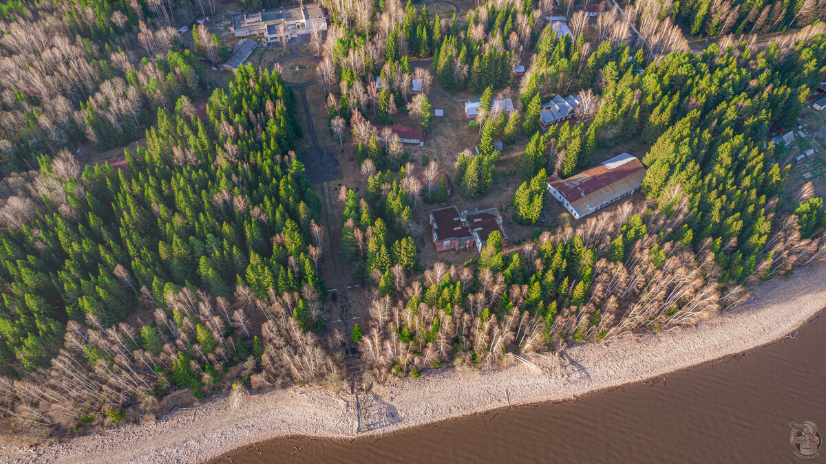 Forest treasure: on the banks of the Kama there are abandoned houses, a canteen, a cinema, a library, and not a soul around... - My, Abandoned, sights, Travels, Local history, Longpost