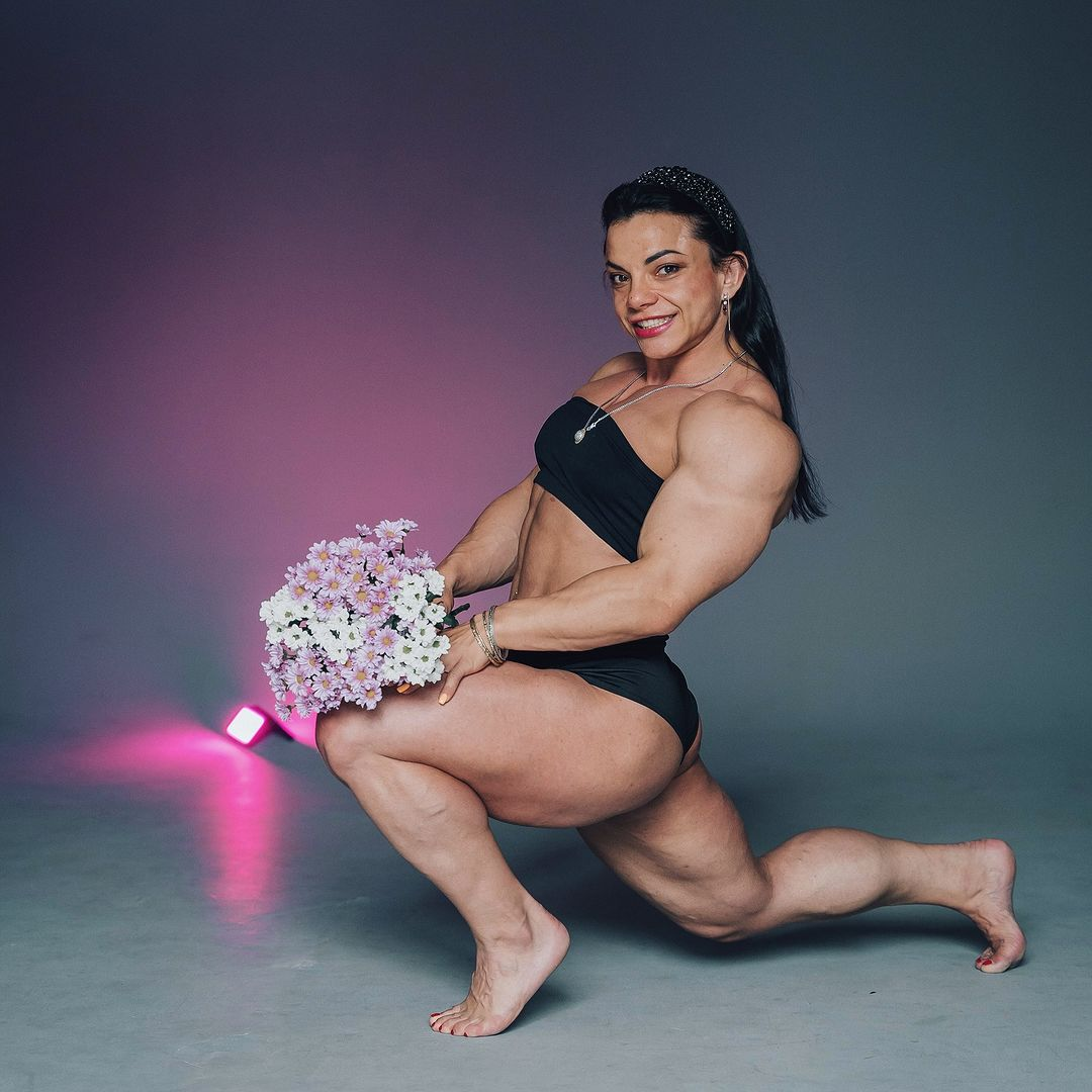 Nastya Leonova - Anastasia Leonova, Bodybuilders, Sports girls, Strong girl, Girls, Muscle, Body-building, The photo, Flowers, Video, Vertical video, Longpost