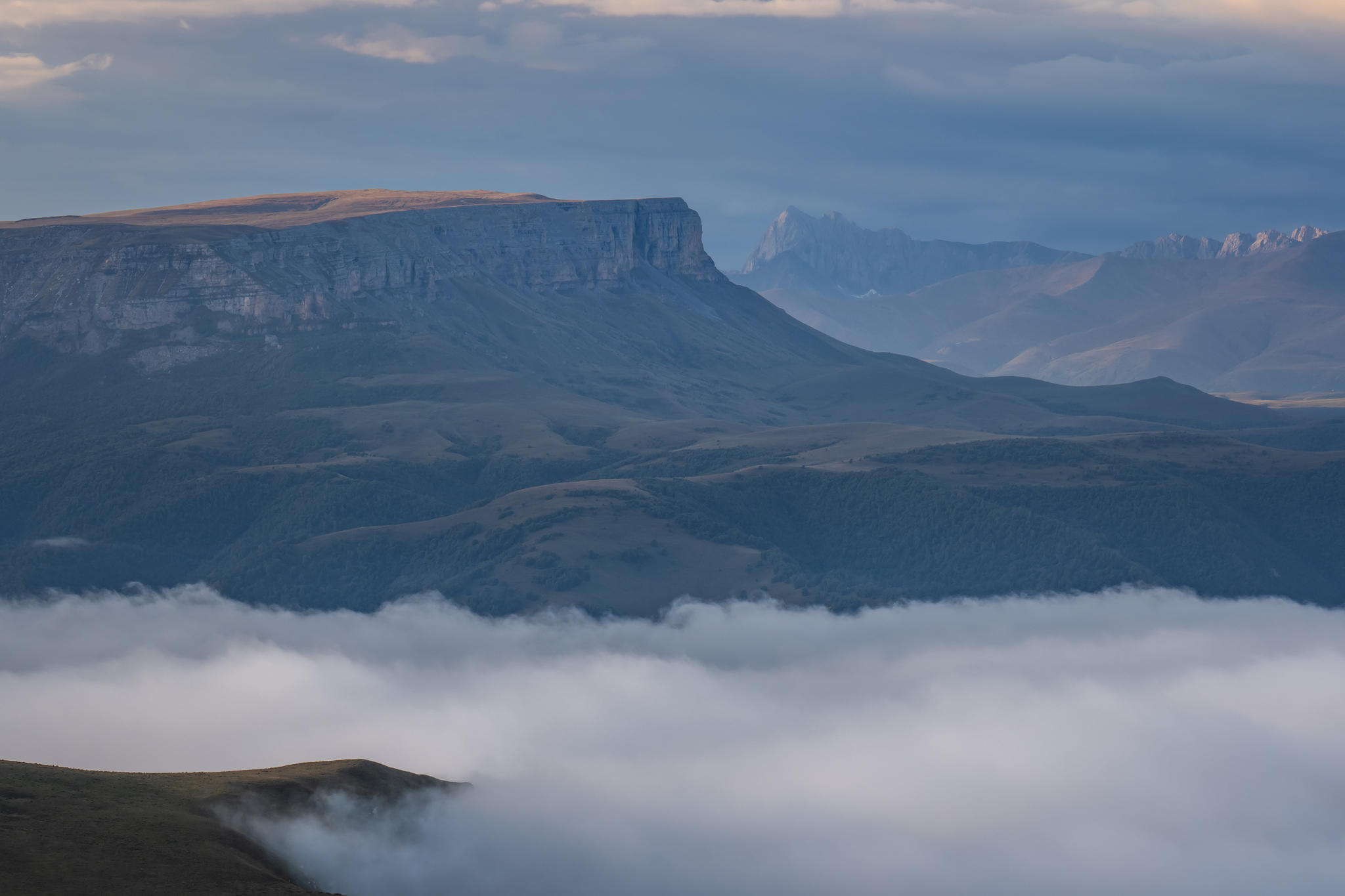 On the way to the Dzhily-su tract - My, The mountains, Caucasus mountains, Fog, Beautiful view, Jily-Su, Longpost