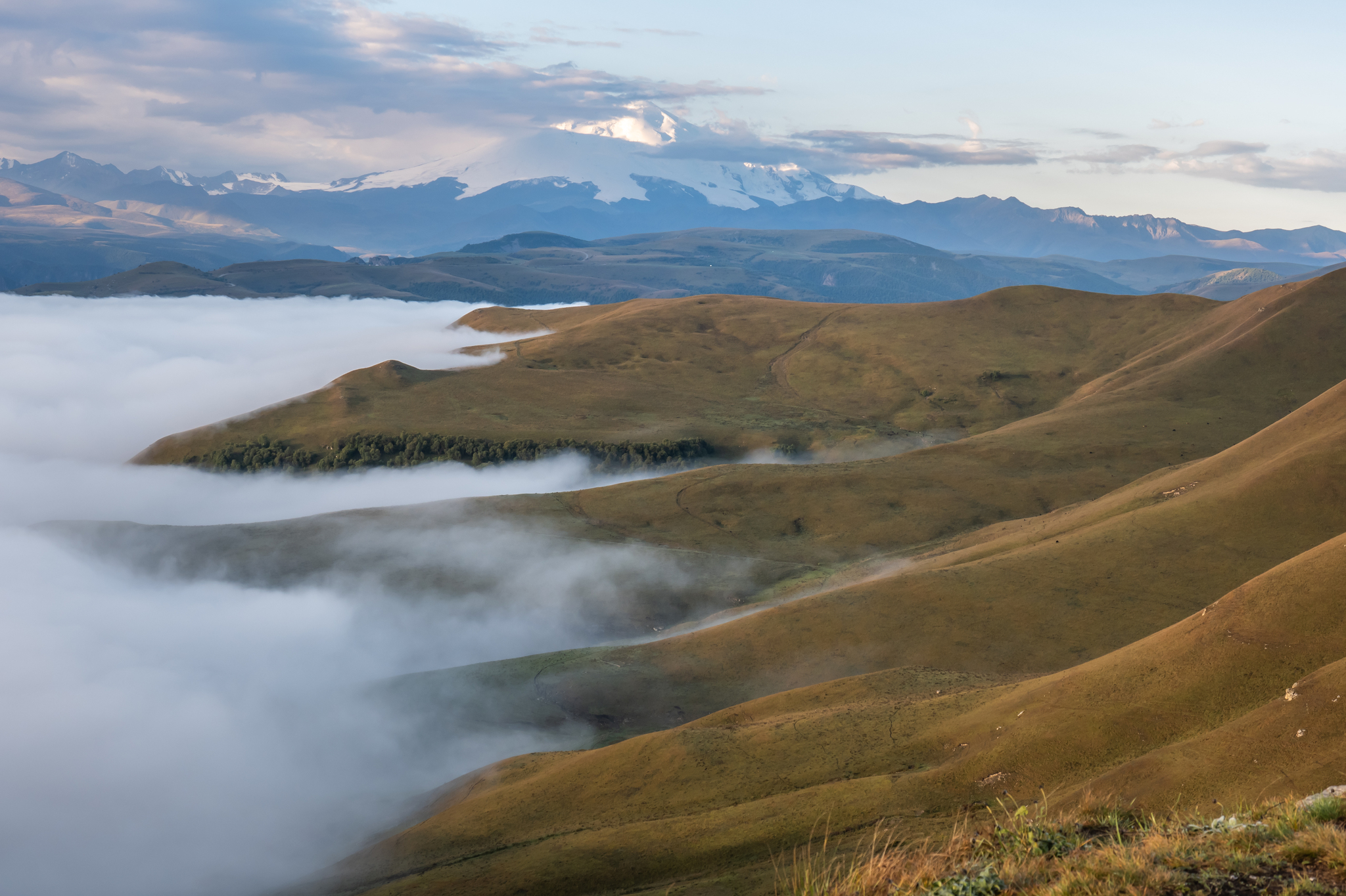 On the way to the Dzhily-su tract - My, The mountains, Caucasus mountains, Fog, Beautiful view, Jily-Su, Longpost