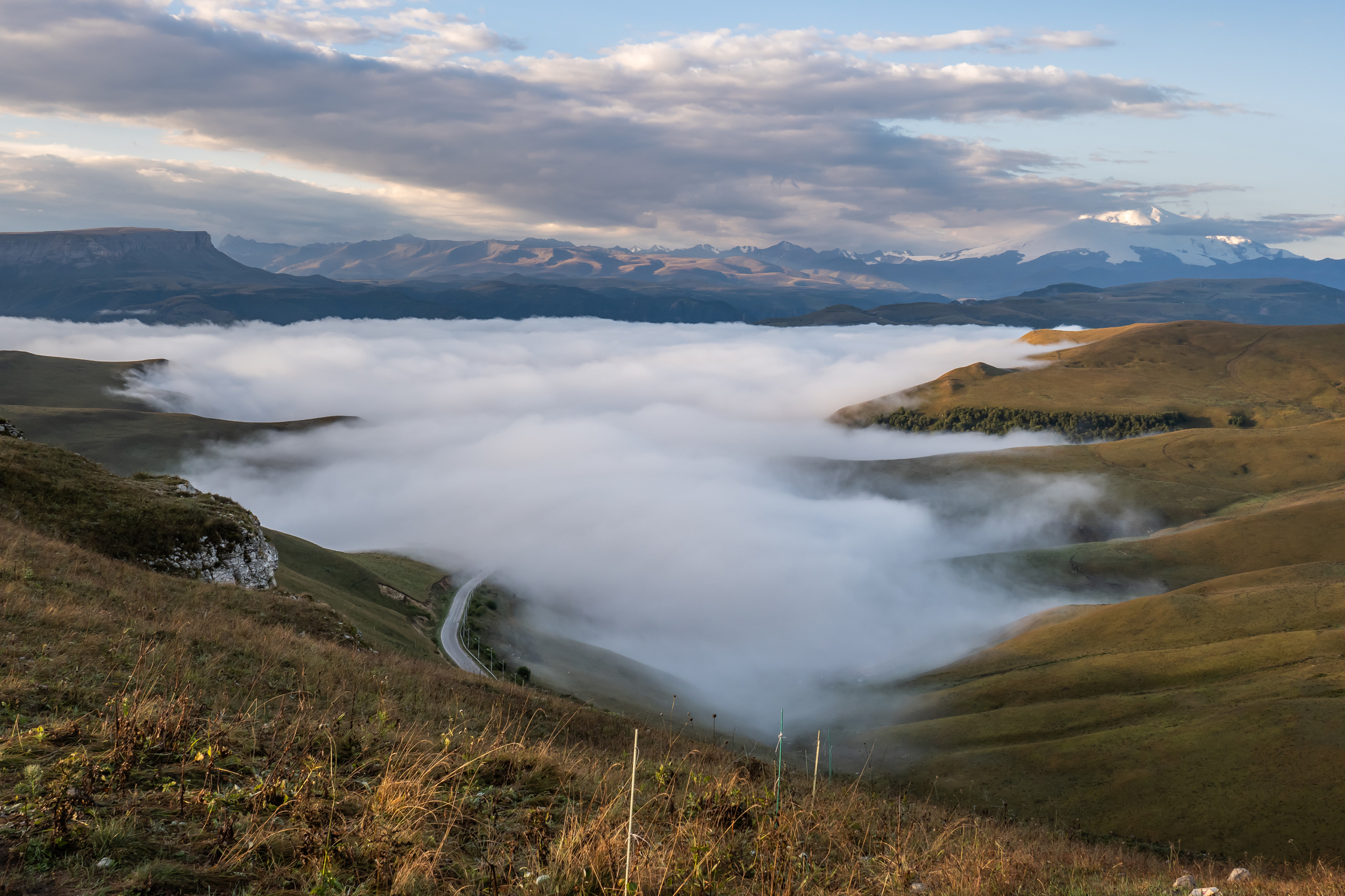 On the way to the Dzhily-su tract - My, The mountains, Caucasus mountains, Fog, Beautiful view, Jily-Su, Longpost