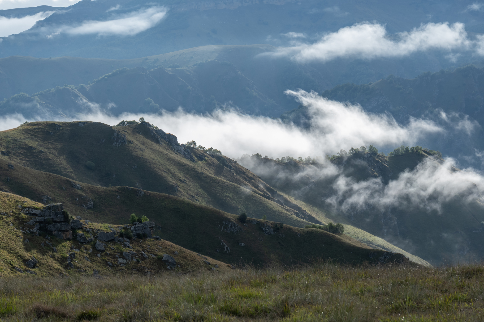 On the way to the Dzhily-su tract - My, The mountains, Caucasus mountains, Fog, Beautiful view, Jily-Su, Longpost