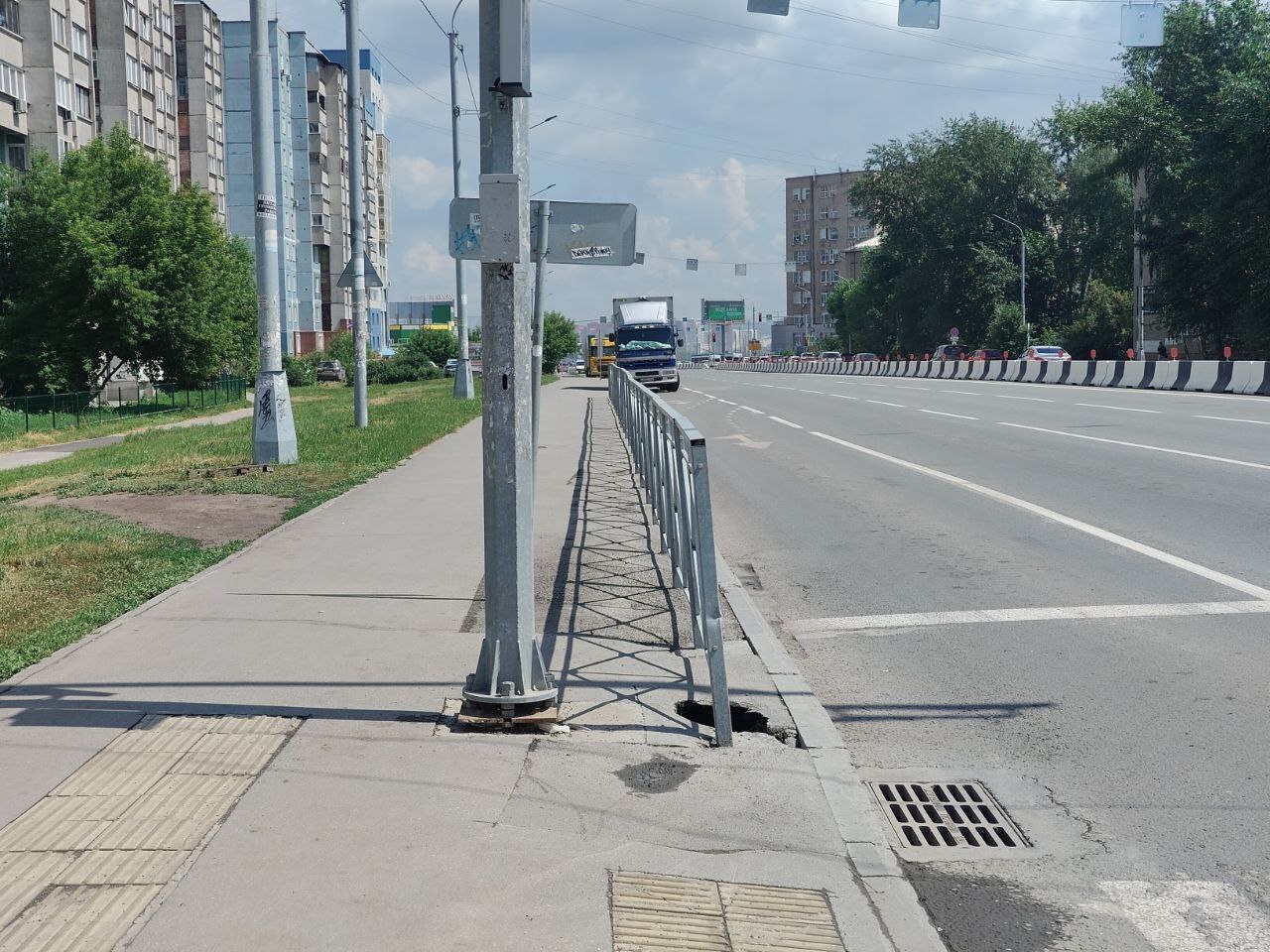 Virtual Repair: How I “Defeated” a Hole in the Asphalt in a Minute - My, Negative, Russia, Novosibirsk, Appendix, Public services, Road, Artificial Intelligence, Humor, Repair, Housing and communal services, Officials, Trolling, Longpost