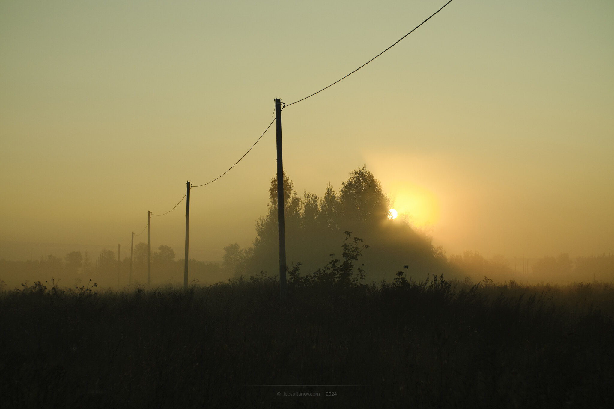 5am ??in the foggy Alps - My, Photographer, The photo, Morning, Village, Village, Fog, The sun, August, Relaxation, Walk, Longpost