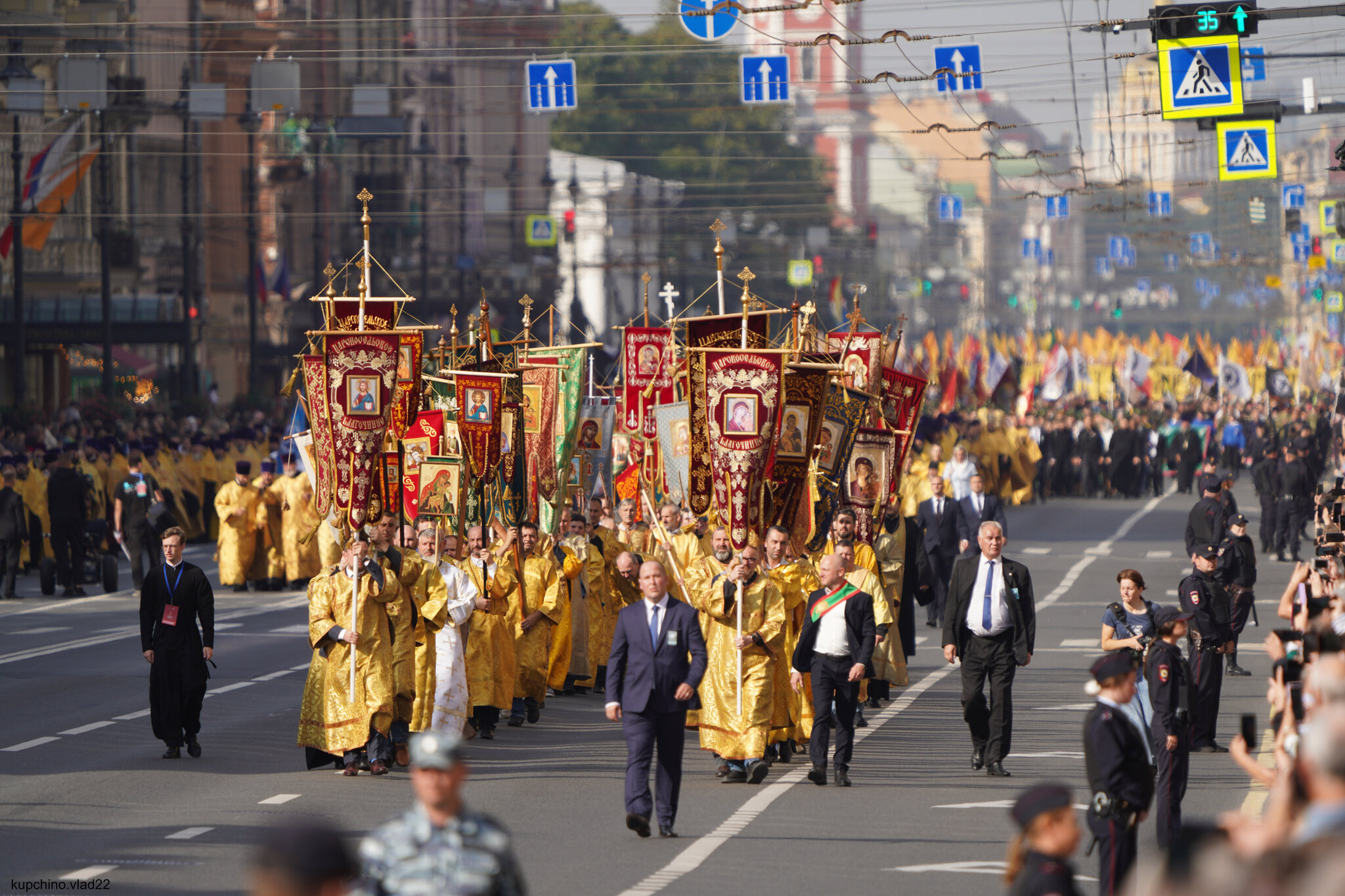 Religious procession along Nevsky Prospect, September 12, 2024 - My, The photo, Saint Petersburg, Nevsky Prospect, Procession, Longpost