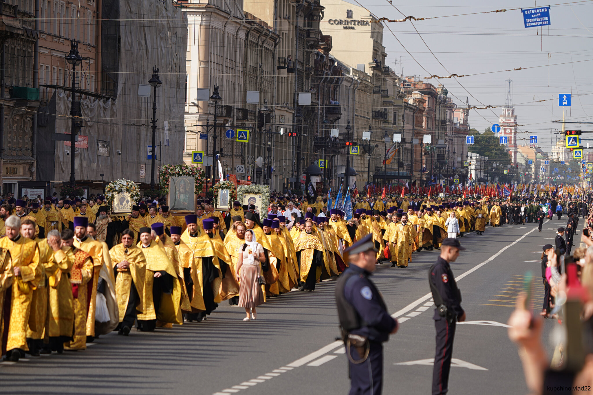 Religious procession along Nevsky Prospect, September 12, 2024 - My, The photo, Saint Petersburg, Nevsky Prospect, Procession, Longpost