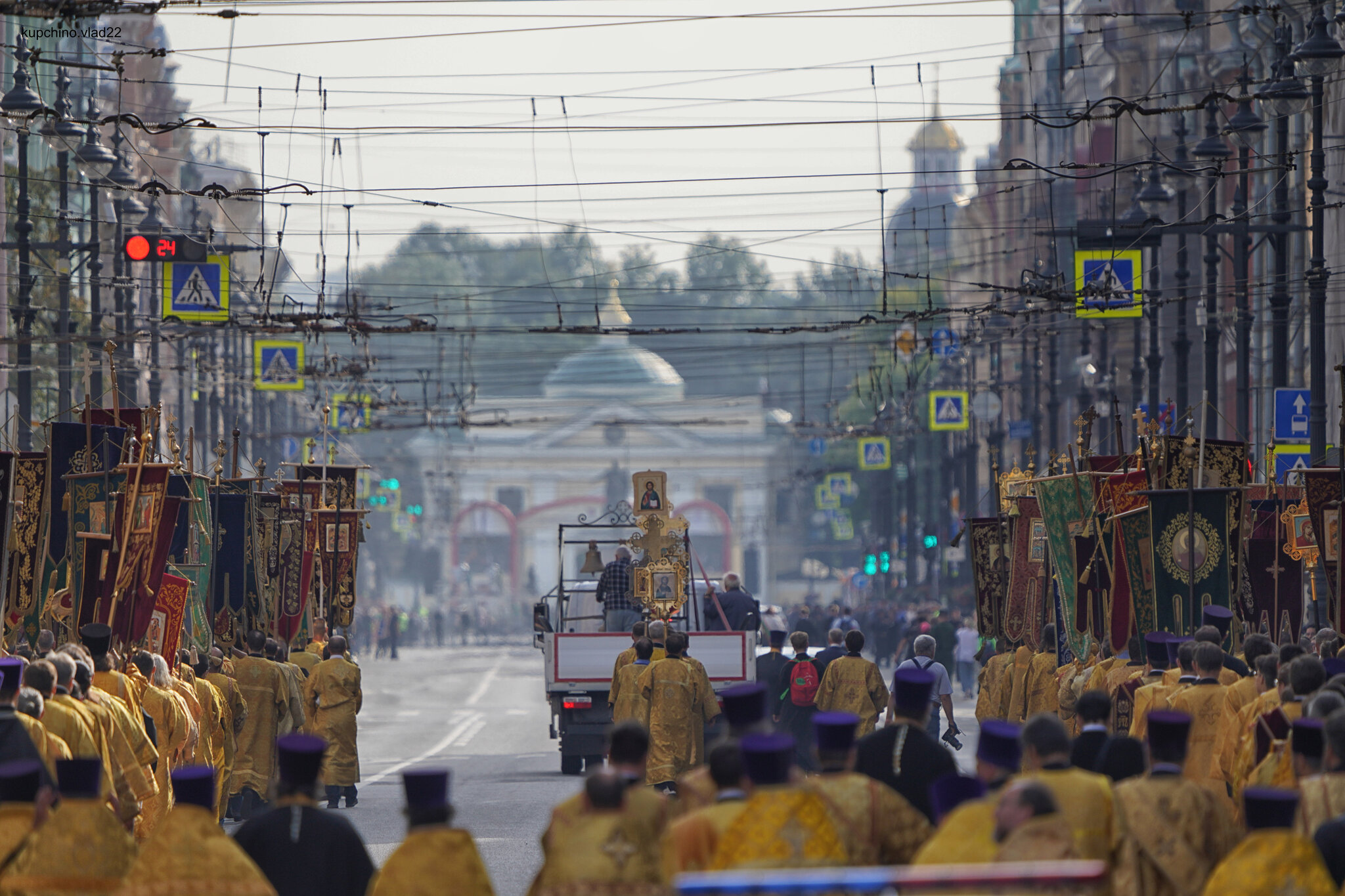 Religious procession along Nevsky Prospect, September 12, 2024 - My, The photo, Saint Petersburg, Nevsky Prospect, Procession, Longpost