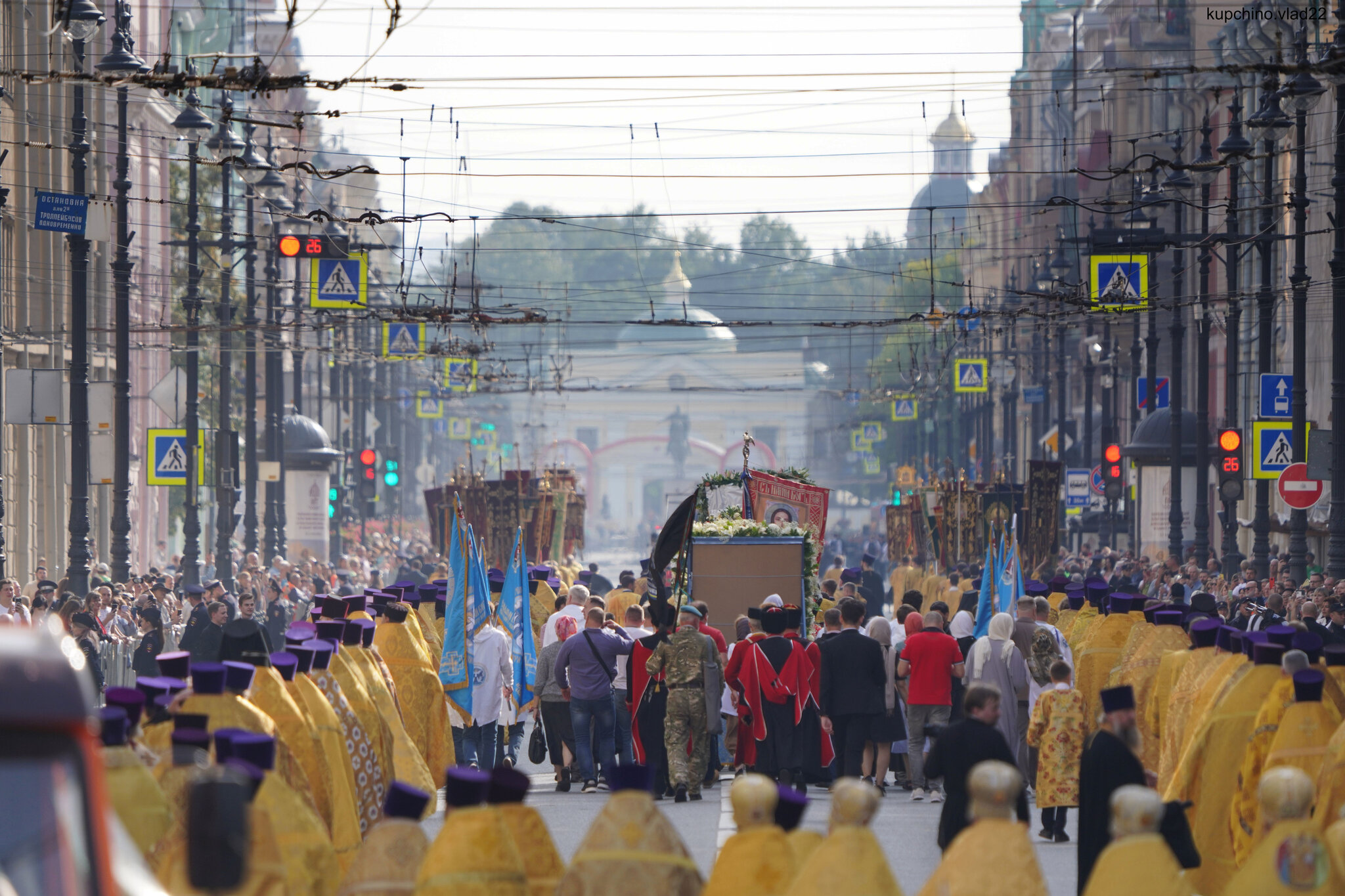 Religious procession along Nevsky Prospect, September 12, 2024 - My, The photo, Saint Petersburg, Nevsky Prospect, Procession, Longpost