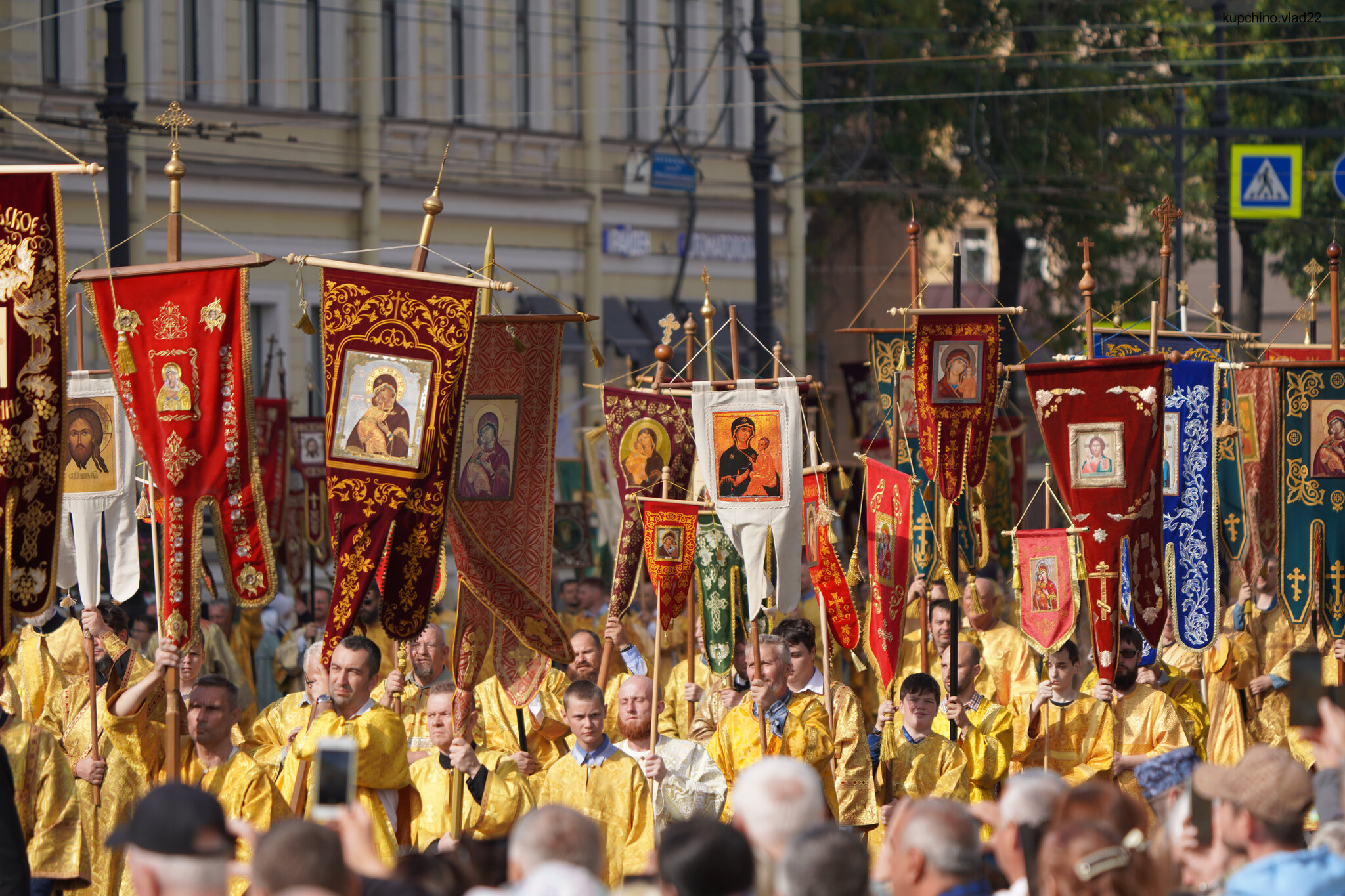 Religious procession along Nevsky Prospect, September 12, 2024 - My, The photo, Saint Petersburg, Nevsky Prospect, Procession, Longpost