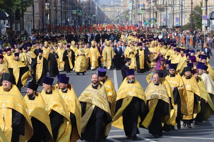 A secret march for the city's population with the slogan We are Russians - God is with us and Wagner flags took place in St. Petersburg* - news, Saint Petersburg, Chronicle, Special operation, Media and press, Religion, Gundyaev, Imperial flag, Tagline, A shame, Video, Vertical video, Telegram (link), Longpost, Politics, Court, Double standarts, Mask mode, Coronavirus, Alexander Beglov