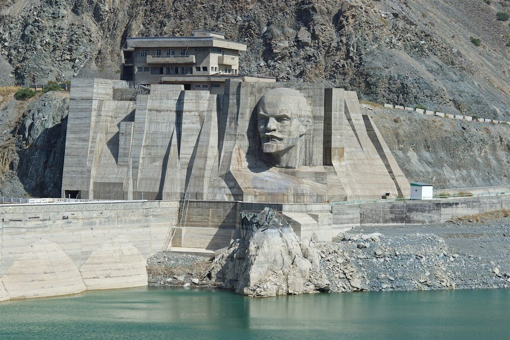 Giant head of Lenin - Dam, Kyrgyzstan, Lenin, Head, Livejournal, Longpost, Repeat