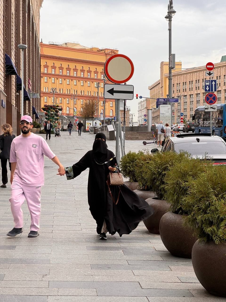 Ninja in Russia - Migrants, Niqab, Ninja