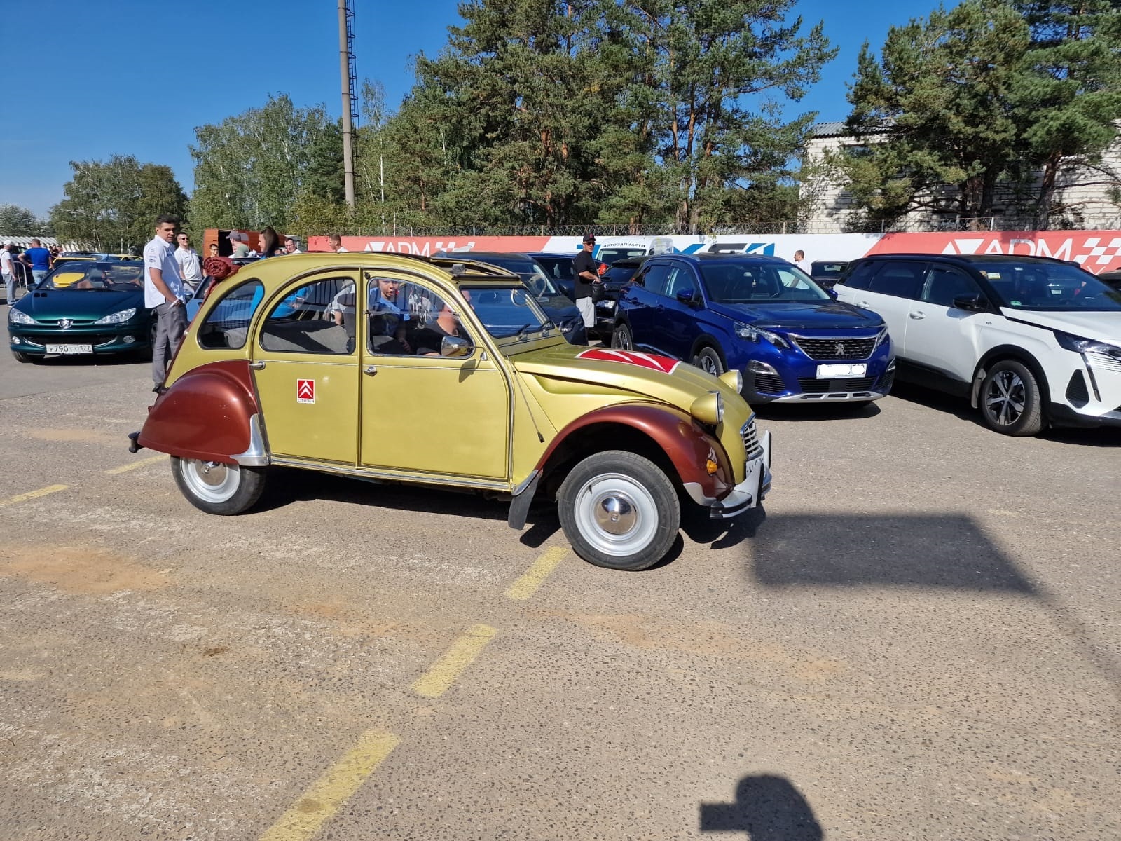 Как я попал на фестиваль французских машин - Моё, Авто, Peugeot, Citroen, Фестиваль, Машина, Истории из жизни, Гонки, Франция, Автоспорт, Выставка, Единомышленники, Длиннопост