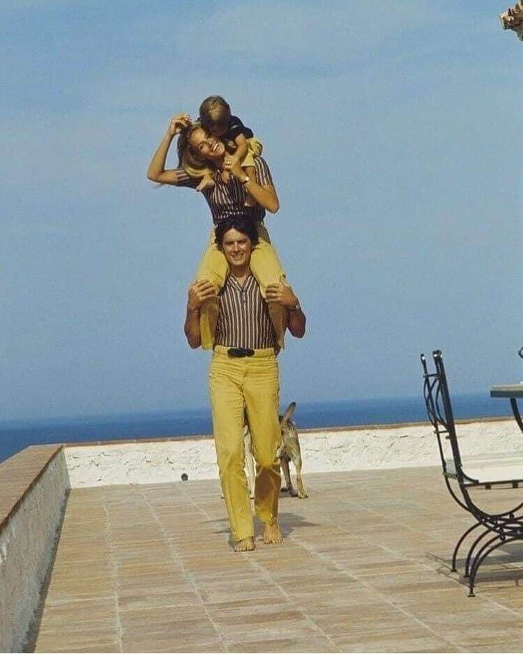 Allen Delon on holiday with his family. Saint-Tropez, 1966 - The photo, Alain Delon, Actors and actresses, France, Saint-Tropez, 1966, Longpost