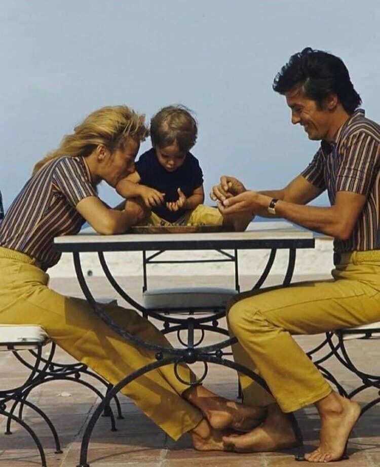 Allen Delon on holiday with his family. Saint-Tropez, 1966 - The photo, Alain Delon, Actors and actresses, France, Saint-Tropez, 1966, Longpost