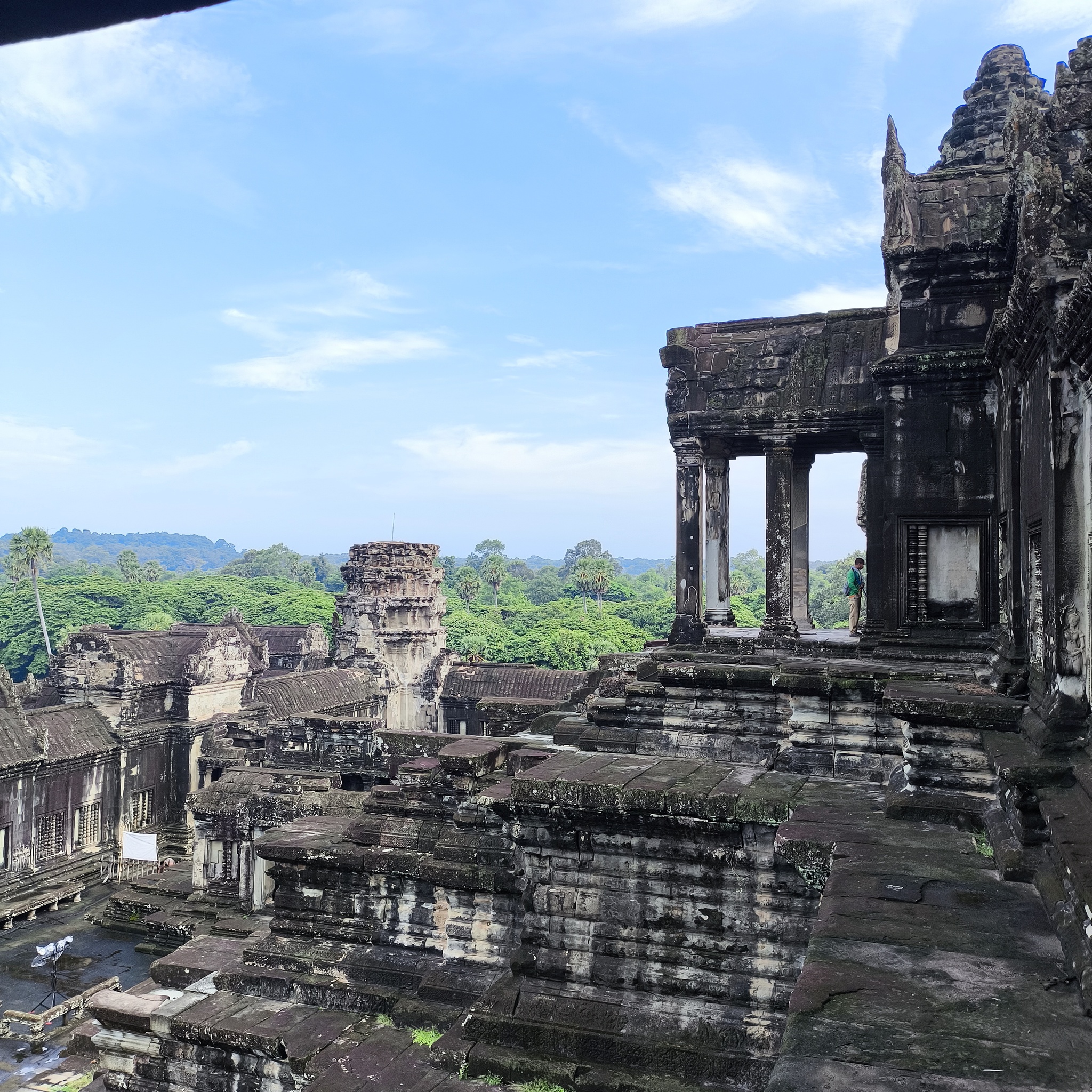 Diary of a trip to Melanesia. Cambodia. Day 88. The Great Angkor, or how we made the monkeys yawn - My, Travels, Life stories, Around the world, Drive, Cambodia, Unusual, Empire, Informative, Туристы, Tourism, Angkor Wat, Video, Vertical video, Longpost