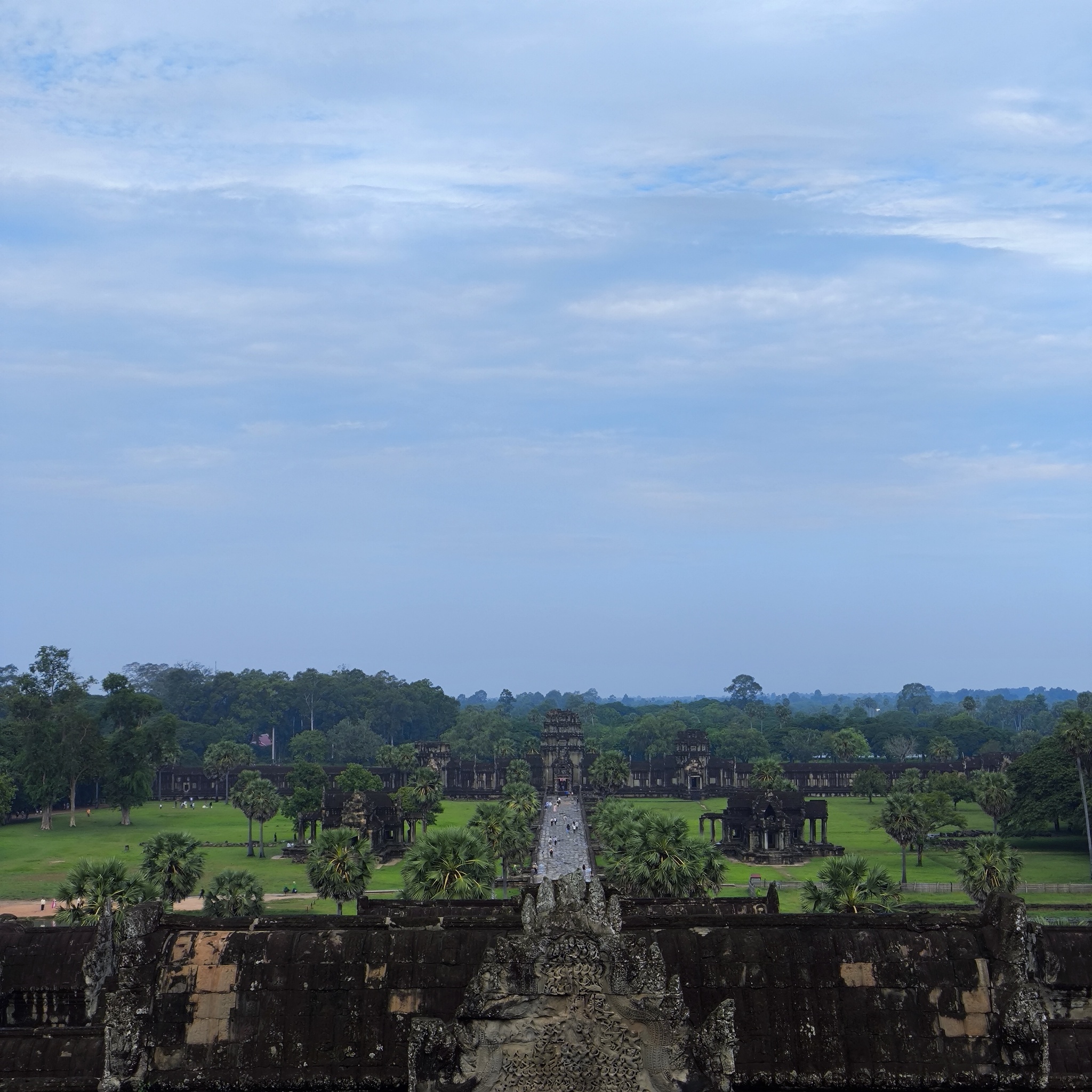 Diary of a trip to Melanesia. Cambodia. Day 88. The Great Angkor, or how we made the monkeys yawn - My, Travels, Life stories, Around the world, Drive, Cambodia, Unusual, Empire, Informative, Туристы, Tourism, Angkor Wat, Video, Vertical video, Longpost