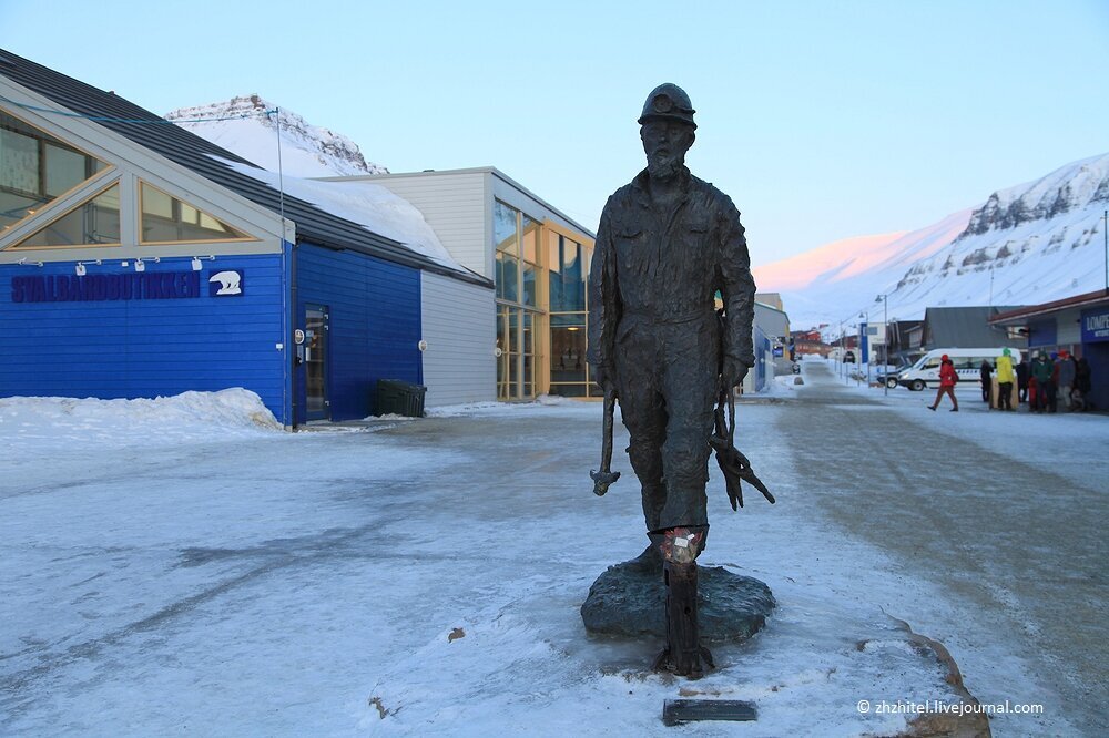 Longyearbyen: A City Where You Can't Give Birth, Die, or Have Cats - My, Travels, Longyearbyen, The photo, Norway, Arctic, Spitsbergen, Longpost