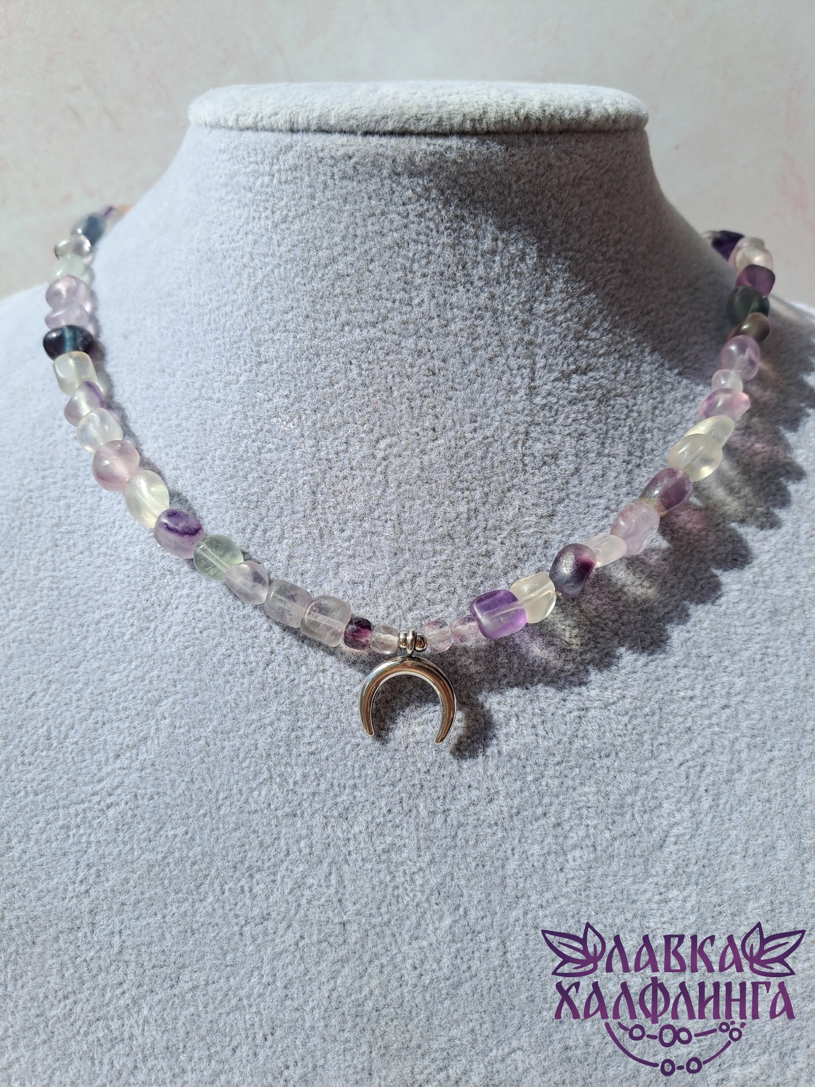 Choker Lunnitsa made of fluorite - My, beauty, Mobile photography, With your own hands, Creation, Needlework without process, Handmade, Bijouterie, Presents, Art, Needlework, Decoration, Natural stones, Choker, Fantasy, In contact with, Longpost