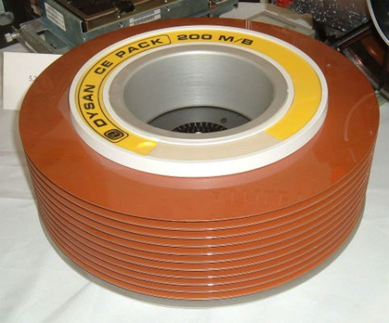 1962: Disk packs provide portability and safety - Technologies, IT, Rarity, Computer, Old pc, Computer hardware, History, Engineer, HDD, Electronics, Ibm, Inventions, Longpost