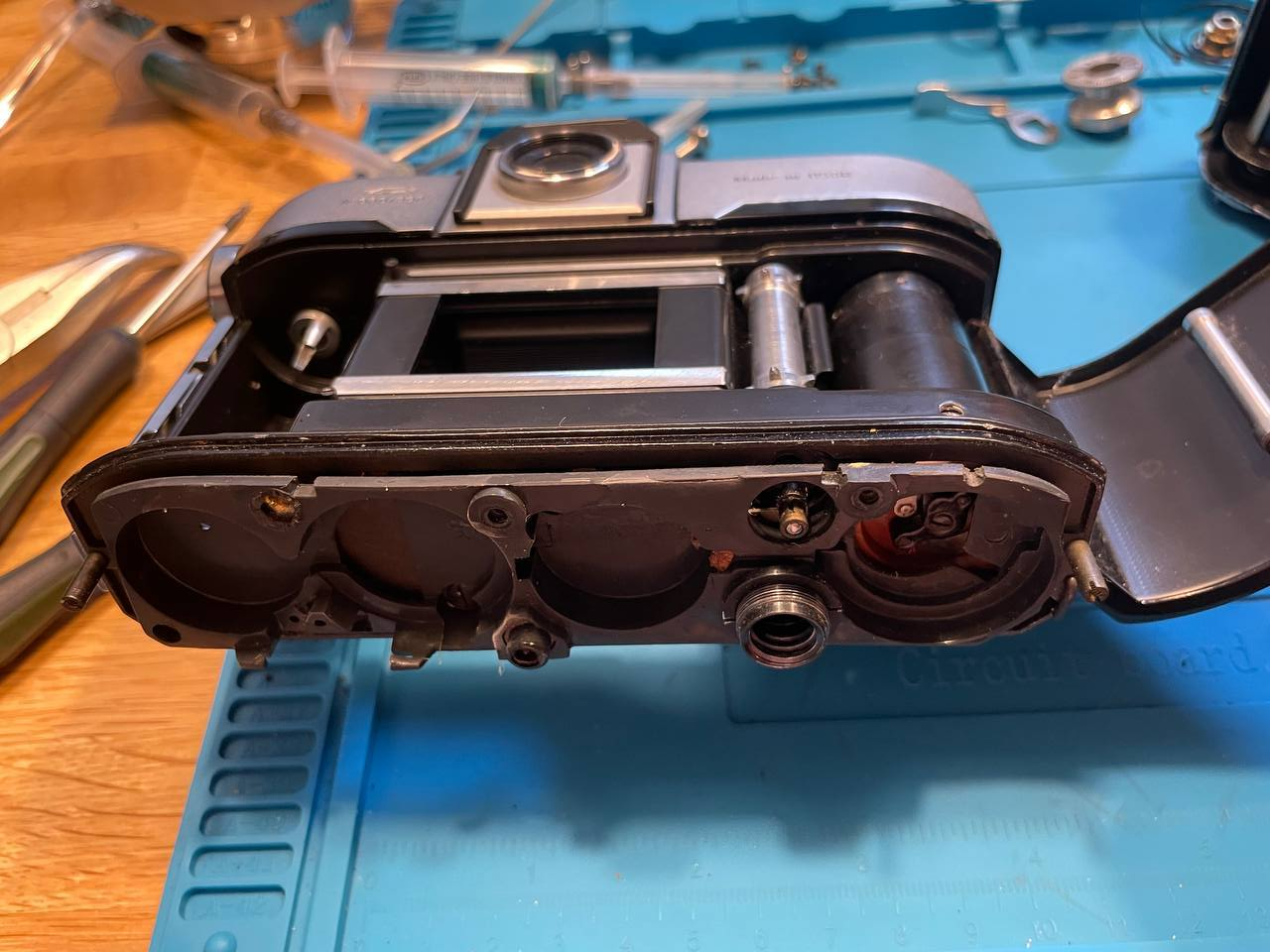 Zenit 5 under repair - My, Repair of equipment, With your own hands, Repair, Camera, Film cameras, Zenith, Video, Vertical video, Longpost