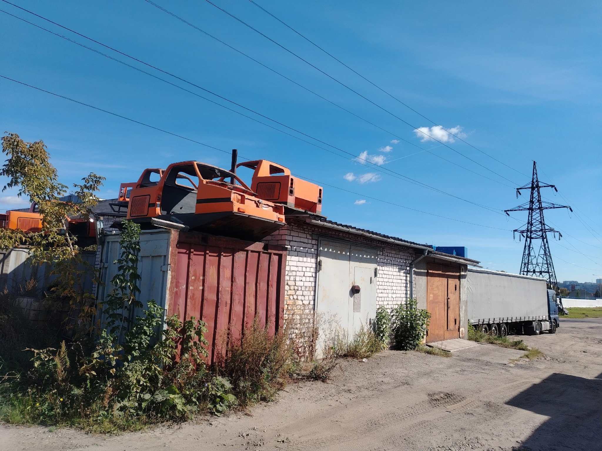 What are you? - My, Auto, Question, Nizhny Novgorod, Garage, Mobile photography