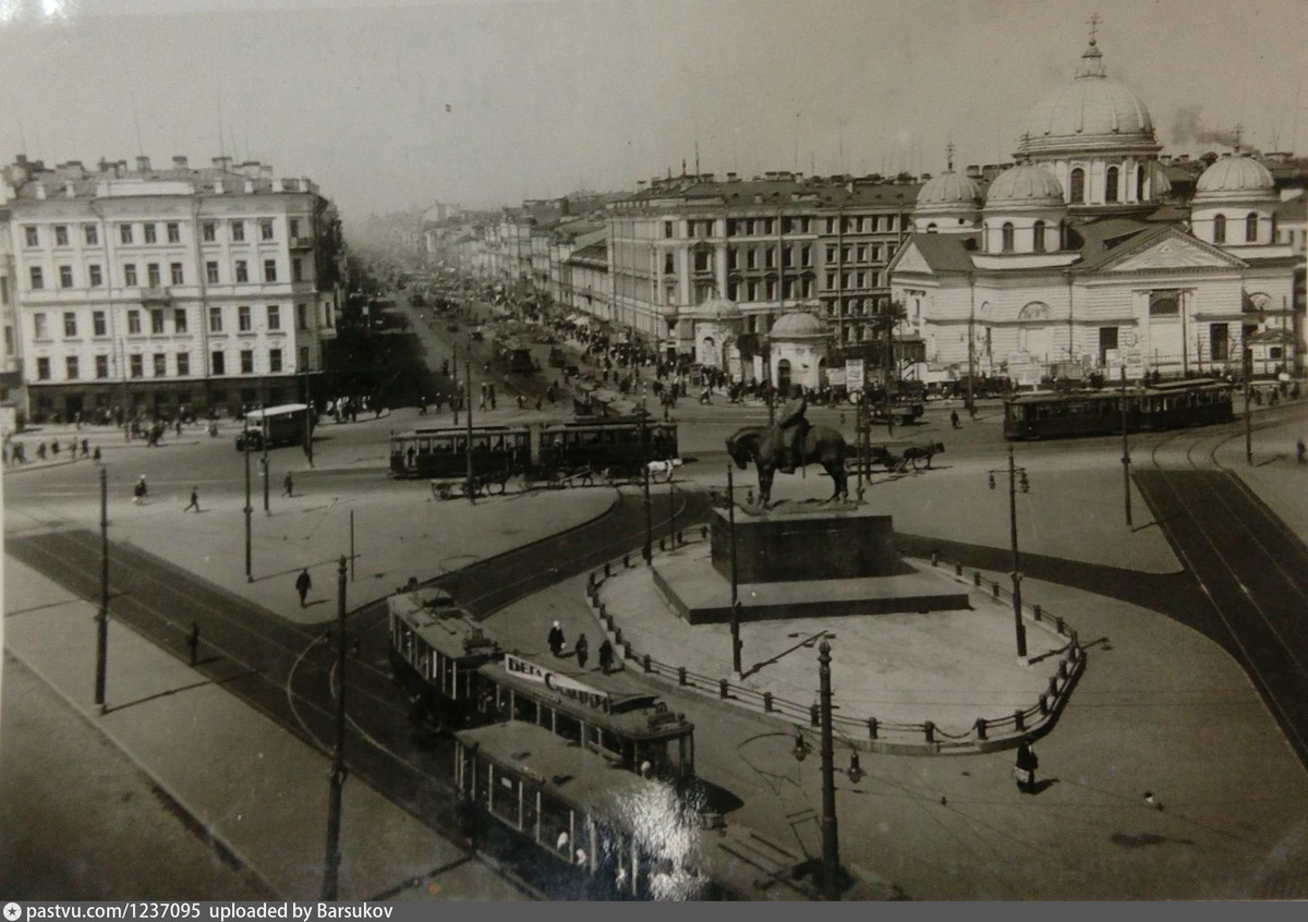 Прогулка по Ленинграду 1931 года. Каким был город за 10 лет до Великой Отечественной? - Ленинград, 1931, Черно-белое фото, Пленка, Яндекс Дзен, Яндекс Дзен (ссылка), Длиннопост