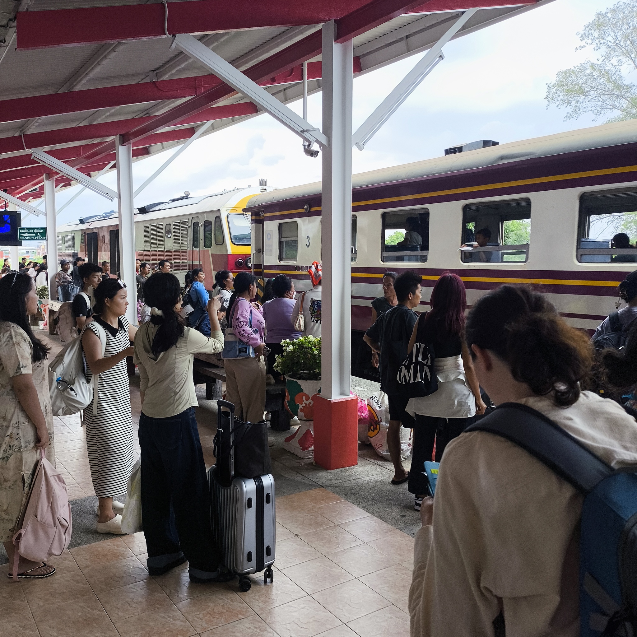 Melanesia Travel Diary. Thailand. Day 94. Trap - My, Life stories, Travels, Bus, Hitch-hiking, A train, Informative, Around the world, Drive, Туристы, Railway, Video, Longpost, The photo, Melanesia