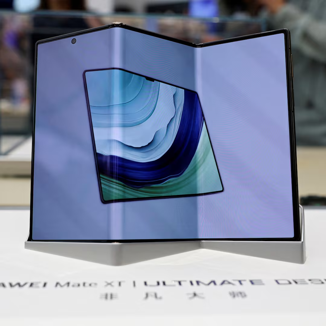 Huawei's World's First Foldable Smartphone With Three Screens - Electronics, Chinese goods, Products, AliExpress, Гаджеты, Huawei, Smartphone