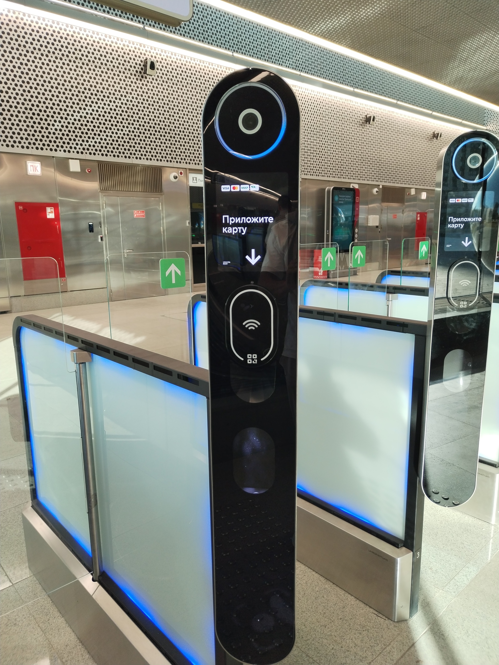 New turnstile and chatbot Alexander in Maryina Roshcha - My, Public transport, Moscow, Metro, Import substitution, Maryina Roshcha, Turnstile, Artificial Intelligence, Chat Bot, Bolshaya Koltsevaya Liniya, Moscow Metro, Innovations, Transport, Technologies, Longpost