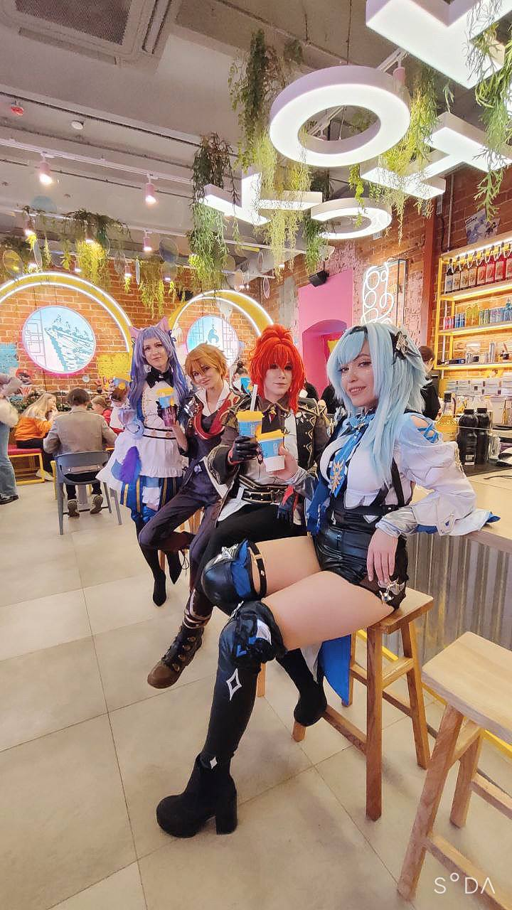 We worked at the opening of a cafe in cosplay! - My, Cosplay, The photo, Cosplayers, Genshin impact, Eula (Genshin Impact), Diluc (Genshin Impact), Tartaglia (Genshin Impact), Keqing (Genshin Impact), Longpost