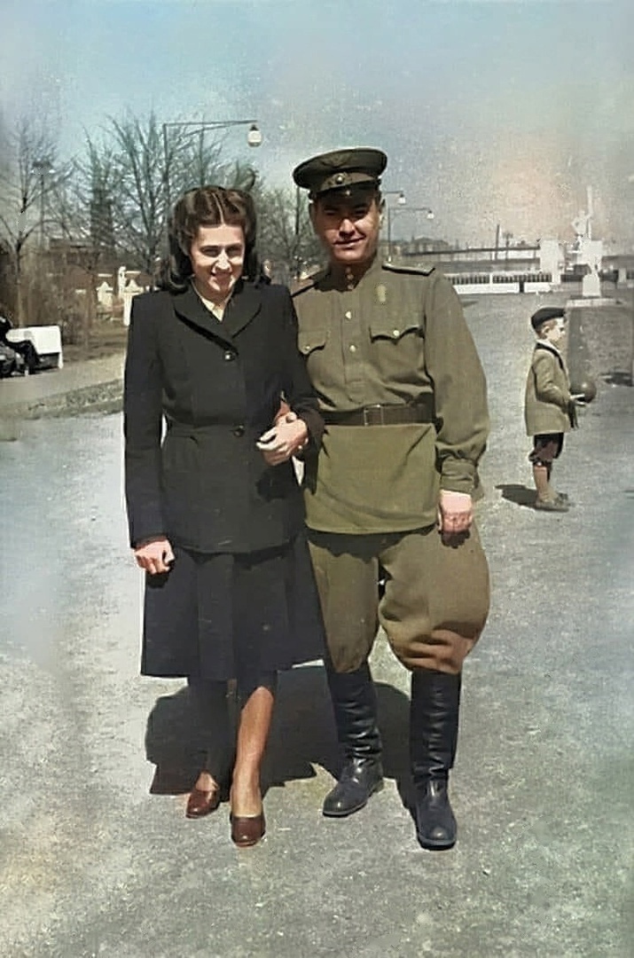 Maresyev Alexey. The legendary legless pilot. In the photo with his wife Galina... - Pilots, the USSR, The soldiers, The photo