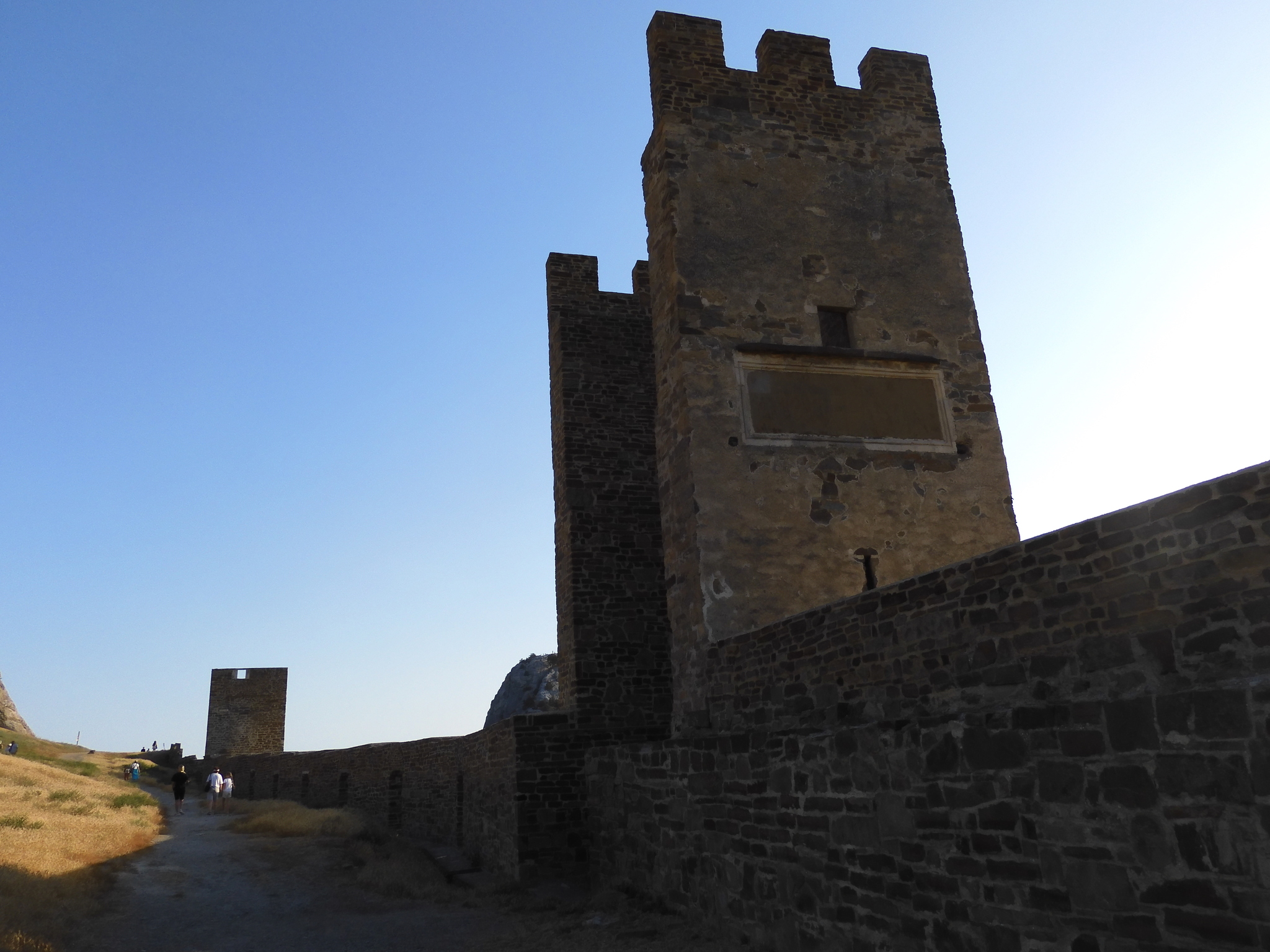 We are back from Crimea. We show the truth about holidays in Crimea. Genoese fortress. Fortress towers - My, Crimea, Fortress, Genoese Fortress, The city of Sudak, Travels, Туристы, Vacation, Black Sea, Longpost