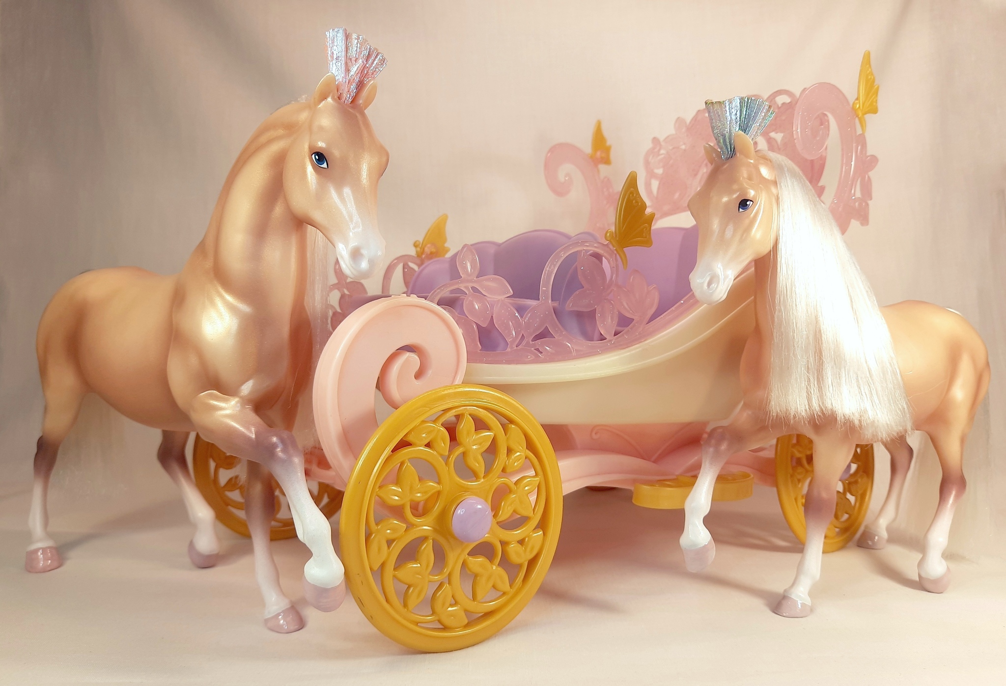 Восстановление коней из Barbie Princess and the Pauper Royal Kingdom Horse Carriage от компании Mattel 2004 года - Моё, Роспись, Рукоделие, Игрушечная лошадка, Восстановление, Реставрация, Длиннопост, Рукоделие с процессом, Лошади, Игрушки, Кукла, Mattel, Копыта