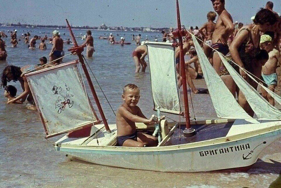 Happy days at sea in Evpatoria, USSR, 1973 - the USSR, Childhood, Sea, Happiness, Evpatoria, Childhood in the USSR, Childhood memories, Memories, Memory, Retro, Made in USSR, Telegram (link)