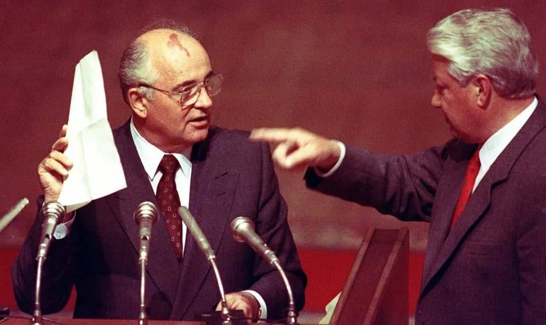 Yeltsin demands that Gorbachev condemn the CPSU, August 23, 1991 - Boris Yeltsin, Mikhail Gorbachev, the USSR, Kpss, 90th, Past