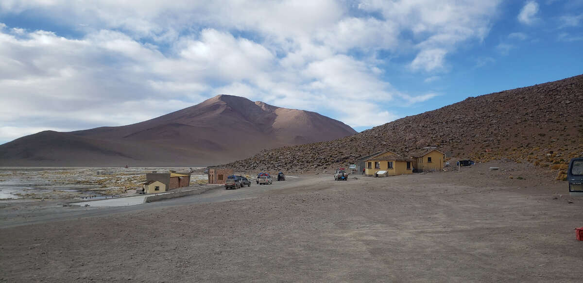 How I crossed the Bolivian-Chilean border at an altitude of 4.5 kilometers above sea level - My, Bike trip, Solo travel, A bike, Travels, South America, Bolivia, Chile, Desert, Andes, Cyclist, Mountain tourism, Bike ride, Volcano, Mountain Lake, High pressure washer, The mountains, oxygen starvation, Atacama Desert, Longpost