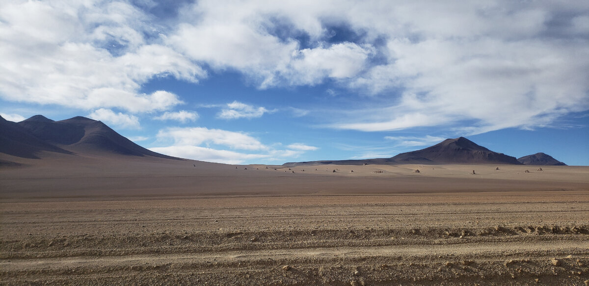 How I crossed the Bolivian-Chilean border at an altitude of 4.5 kilometers above sea level - My, Bike trip, Solo travel, A bike, Travels, South America, Bolivia, Chile, Desert, Andes, Cyclist, Mountain tourism, Bike ride, Volcano, Mountain Lake, High pressure washer, The mountains, oxygen starvation, Atacama Desert, Longpost